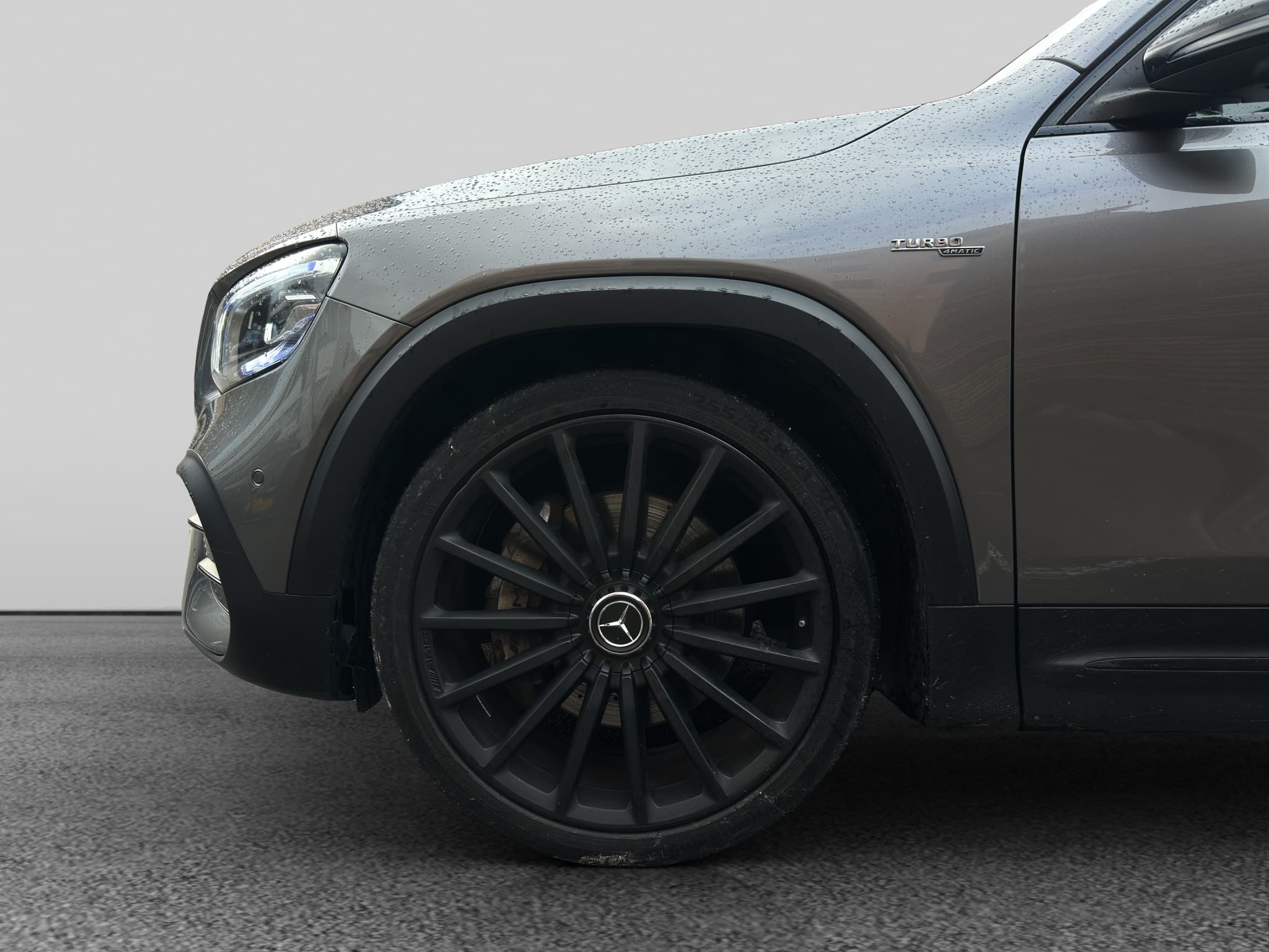 MERCEDES-BENZ GLB 35 AMG 16