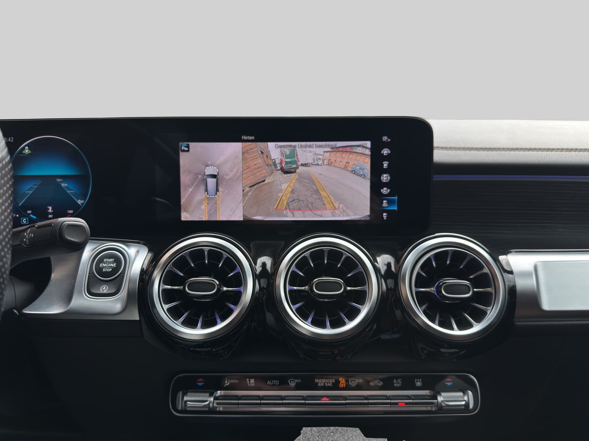 MERCEDES-BENZ GLB 35 AMG 14