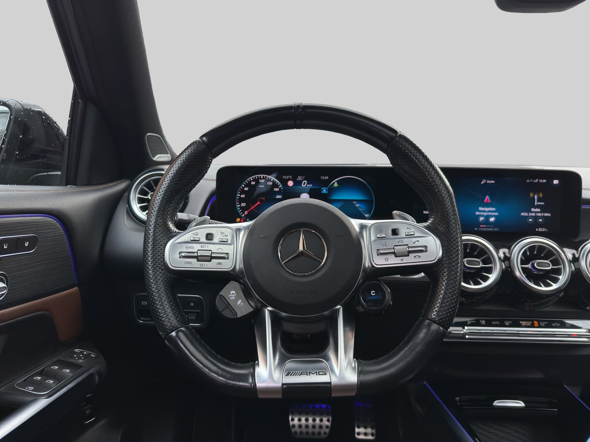 MERCEDES-BENZ GLB 35 AMG 10