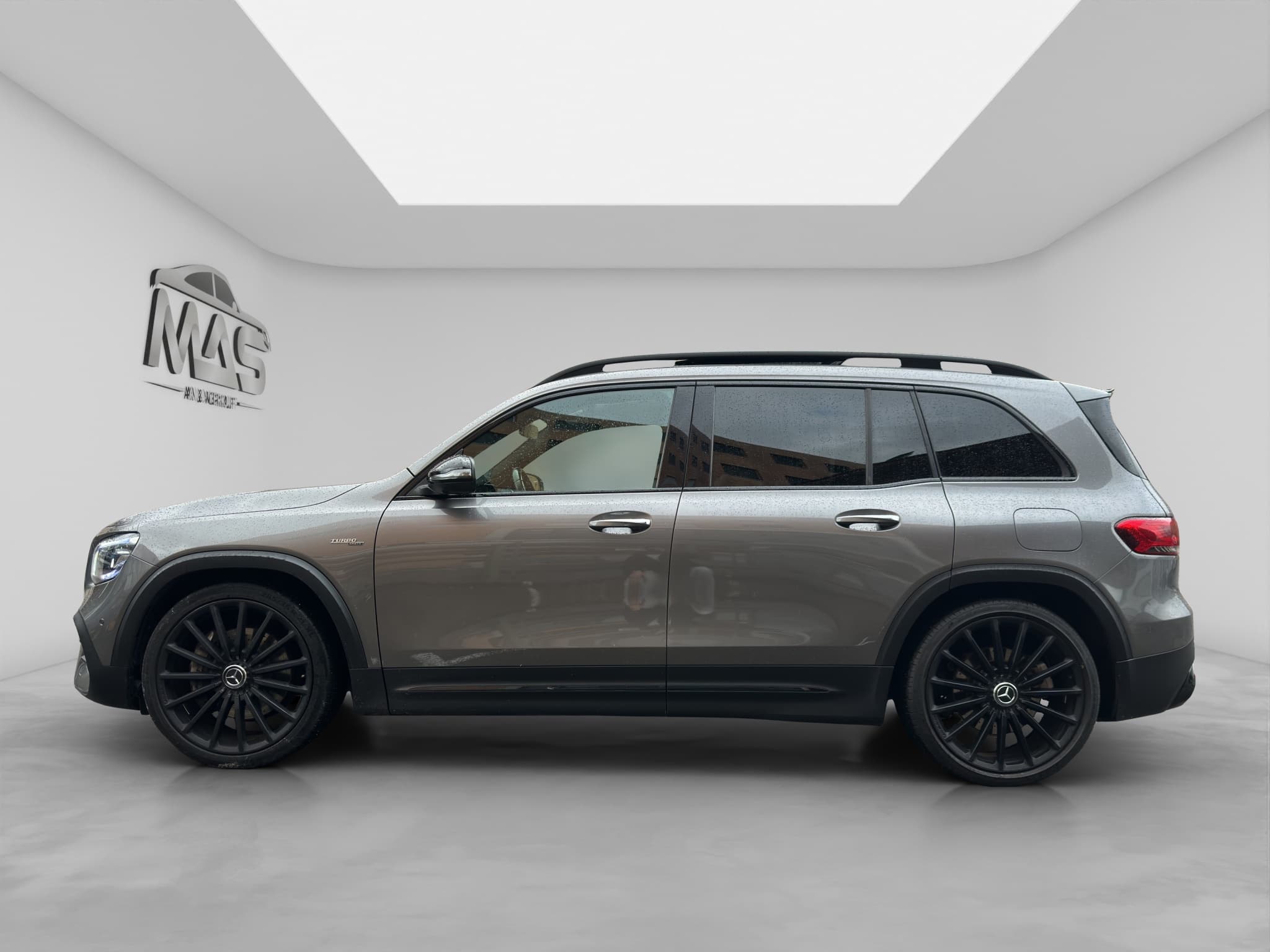 MERCEDES-BENZ GLB 35 AMG 3