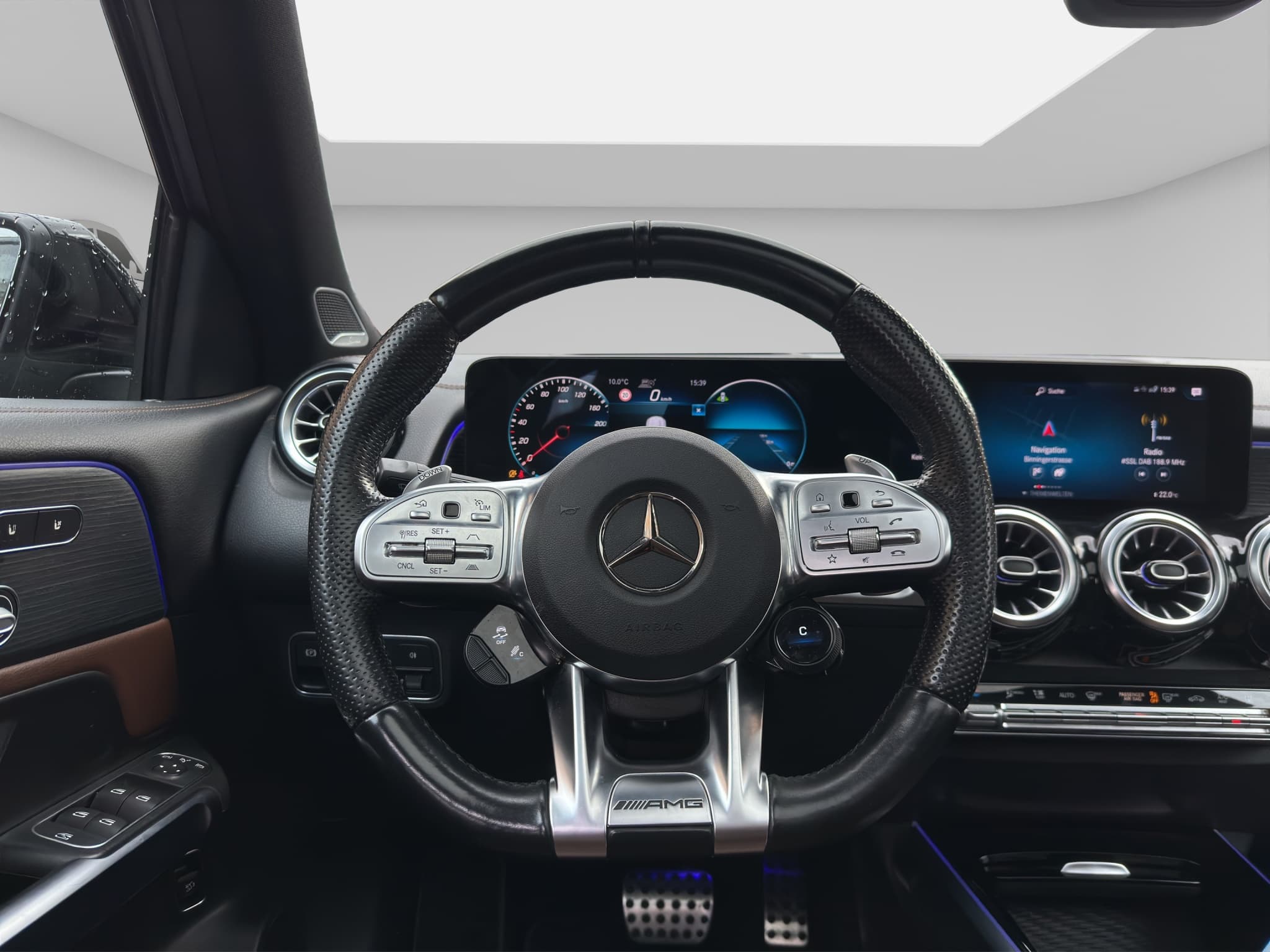 MERCEDES-BENZ GLB 35 AMG 10