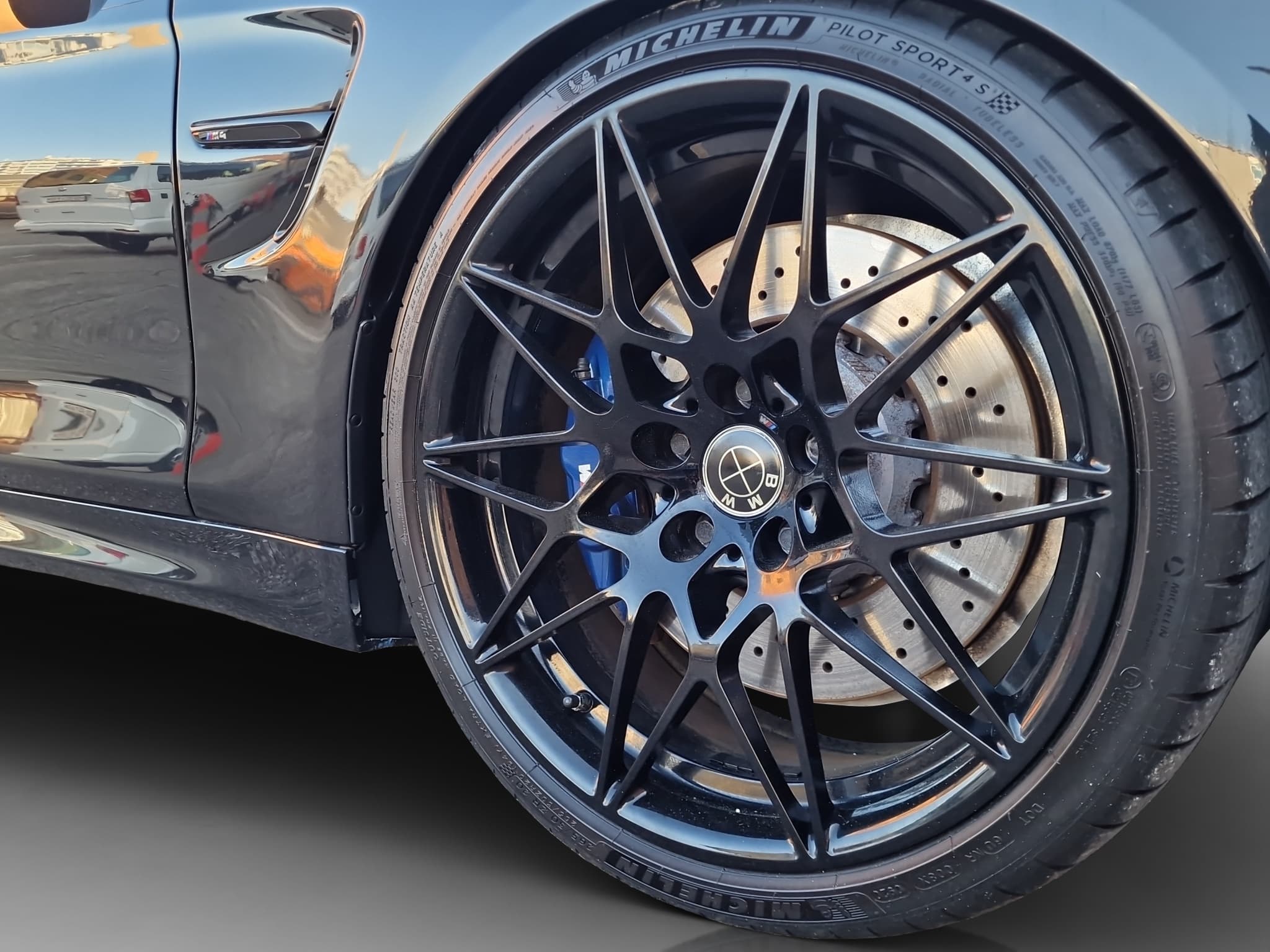 BMW M4 18