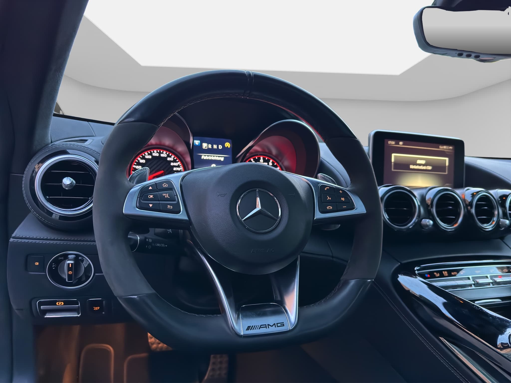 MERCEDES-BENZ AMG GT 10