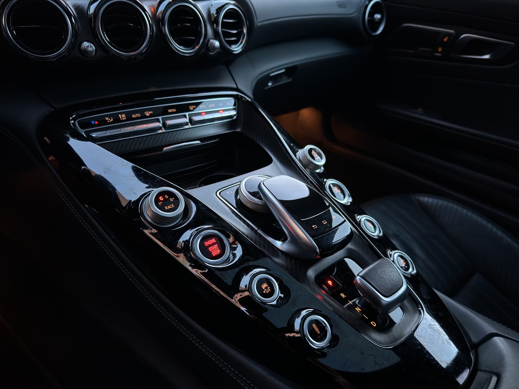 MERCEDES-BENZ AMG GT 12