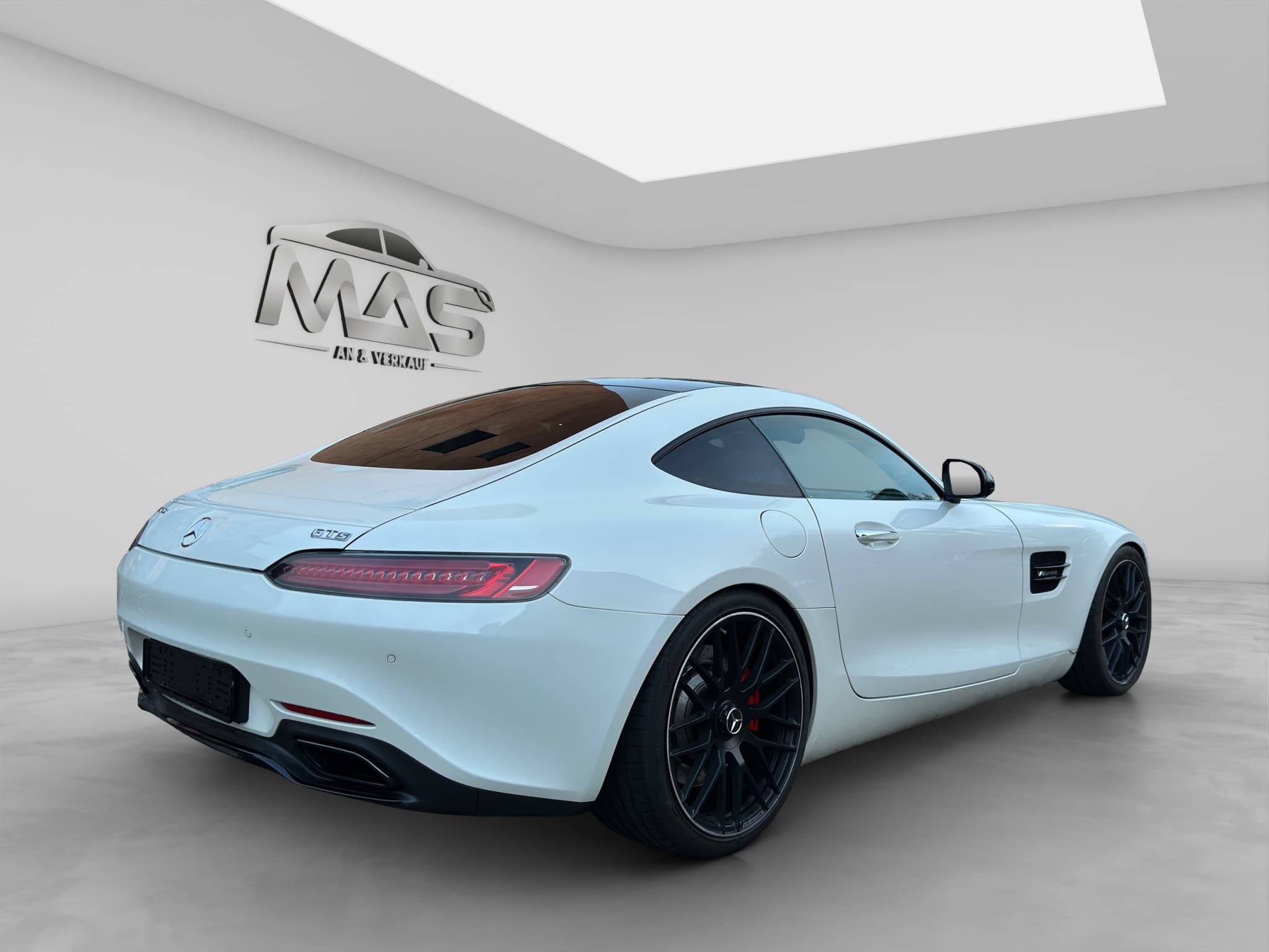 MERCEDES-BENZ AMG GT 6