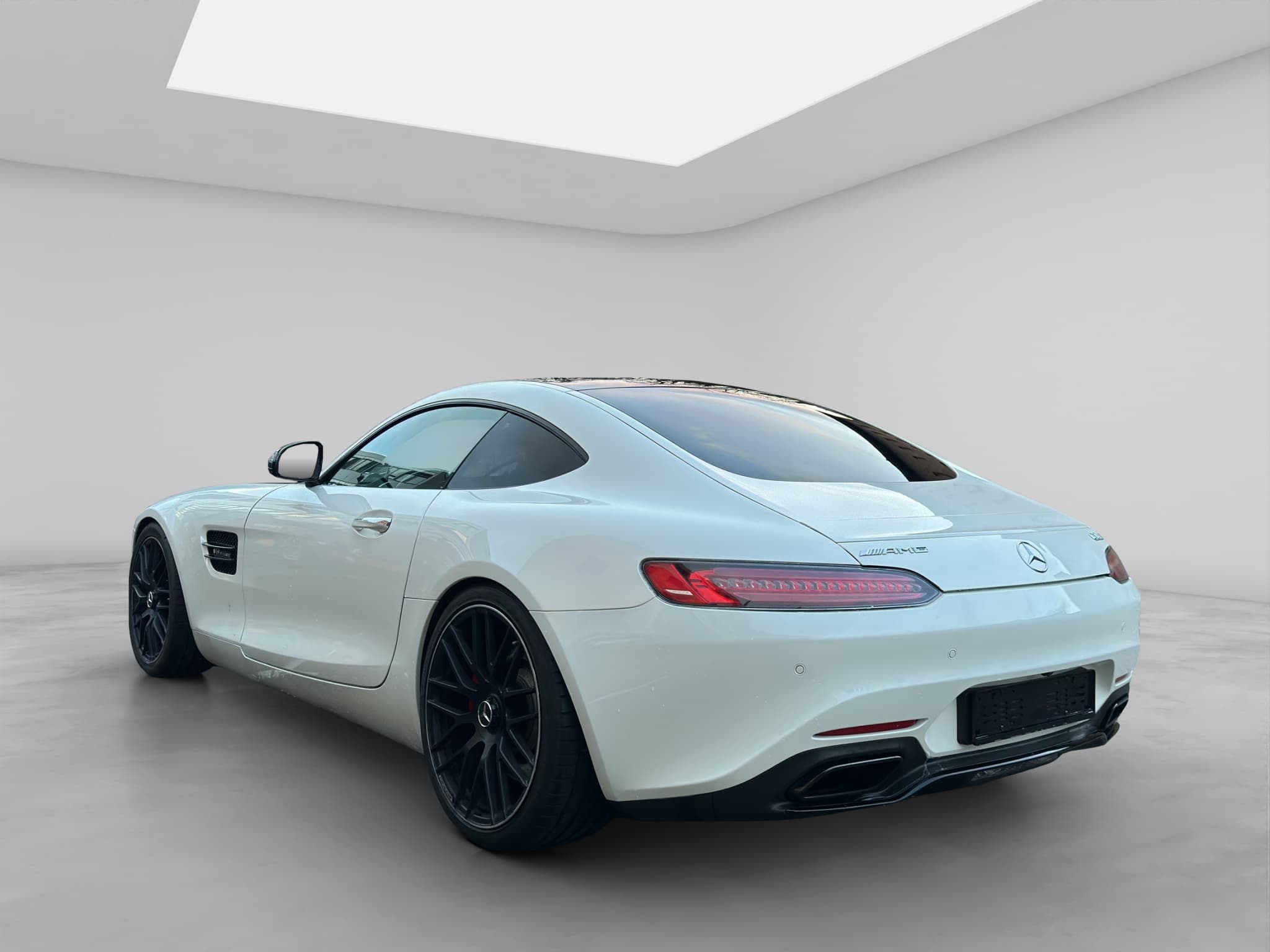 MERCEDES-BENZ AMG GT 4