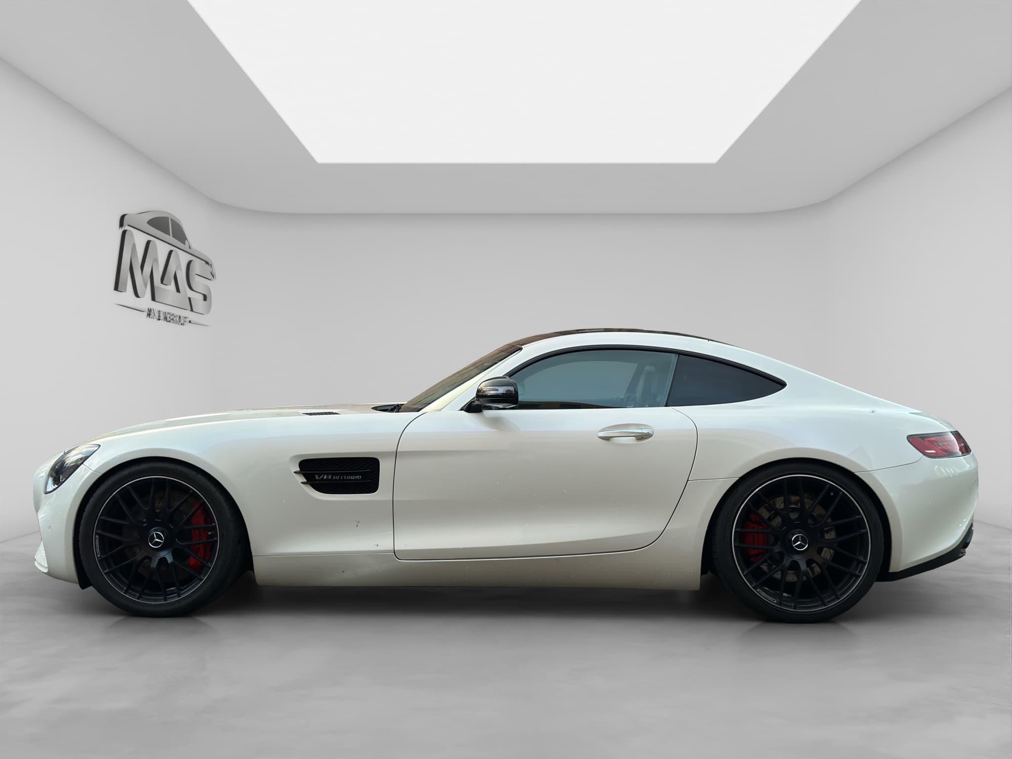 MERCEDES-BENZ AMG GT 3