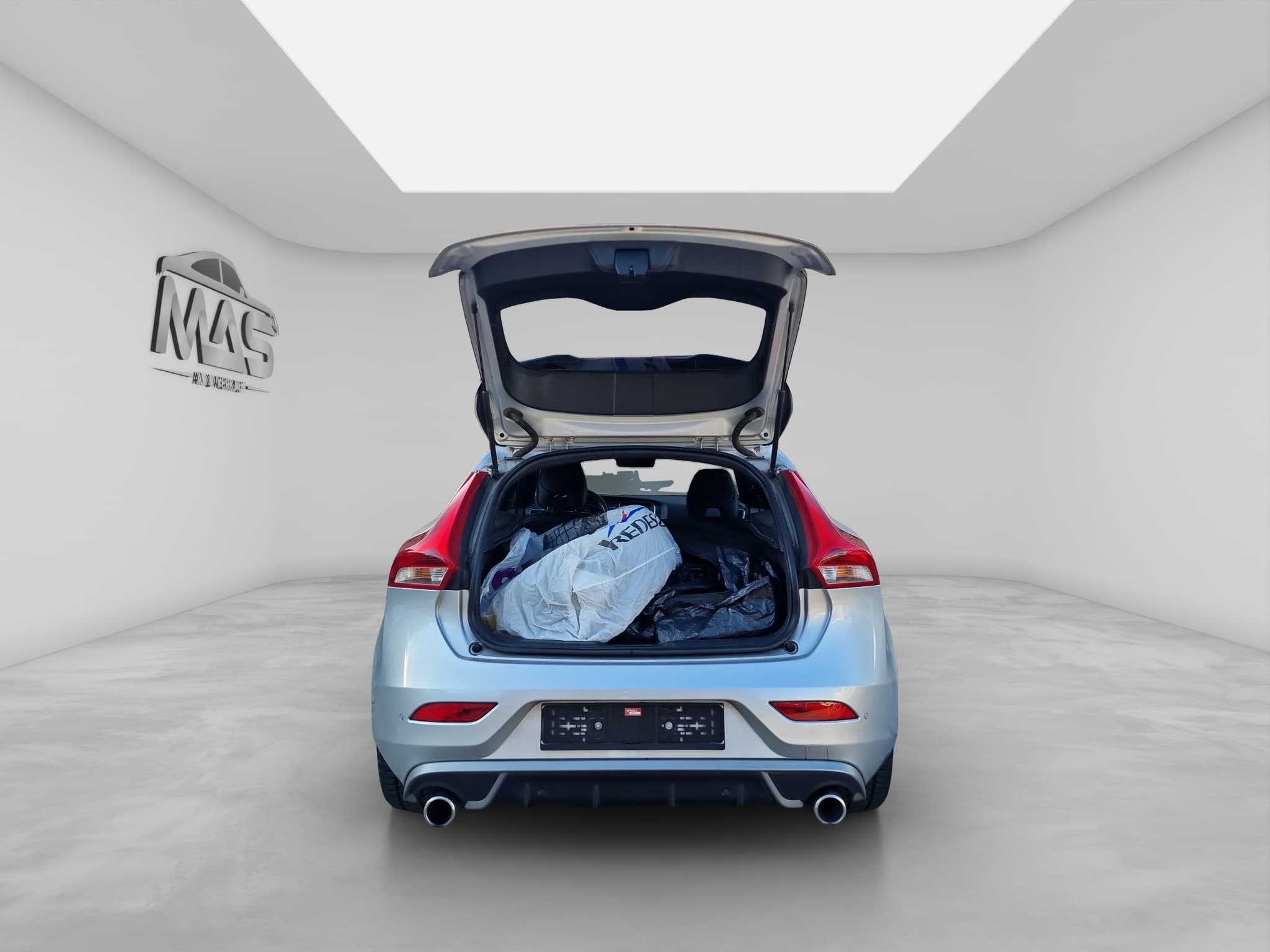 VOLVO V40 12