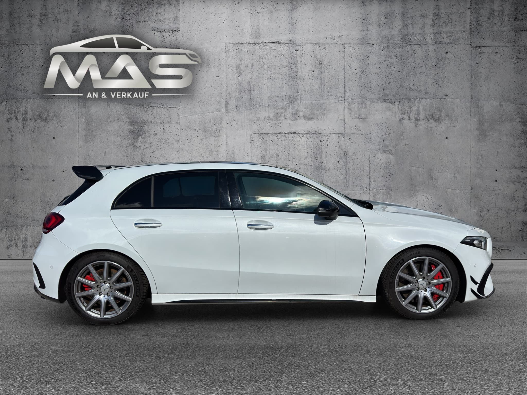MERCEDES-BENZ A 45 AMG 6