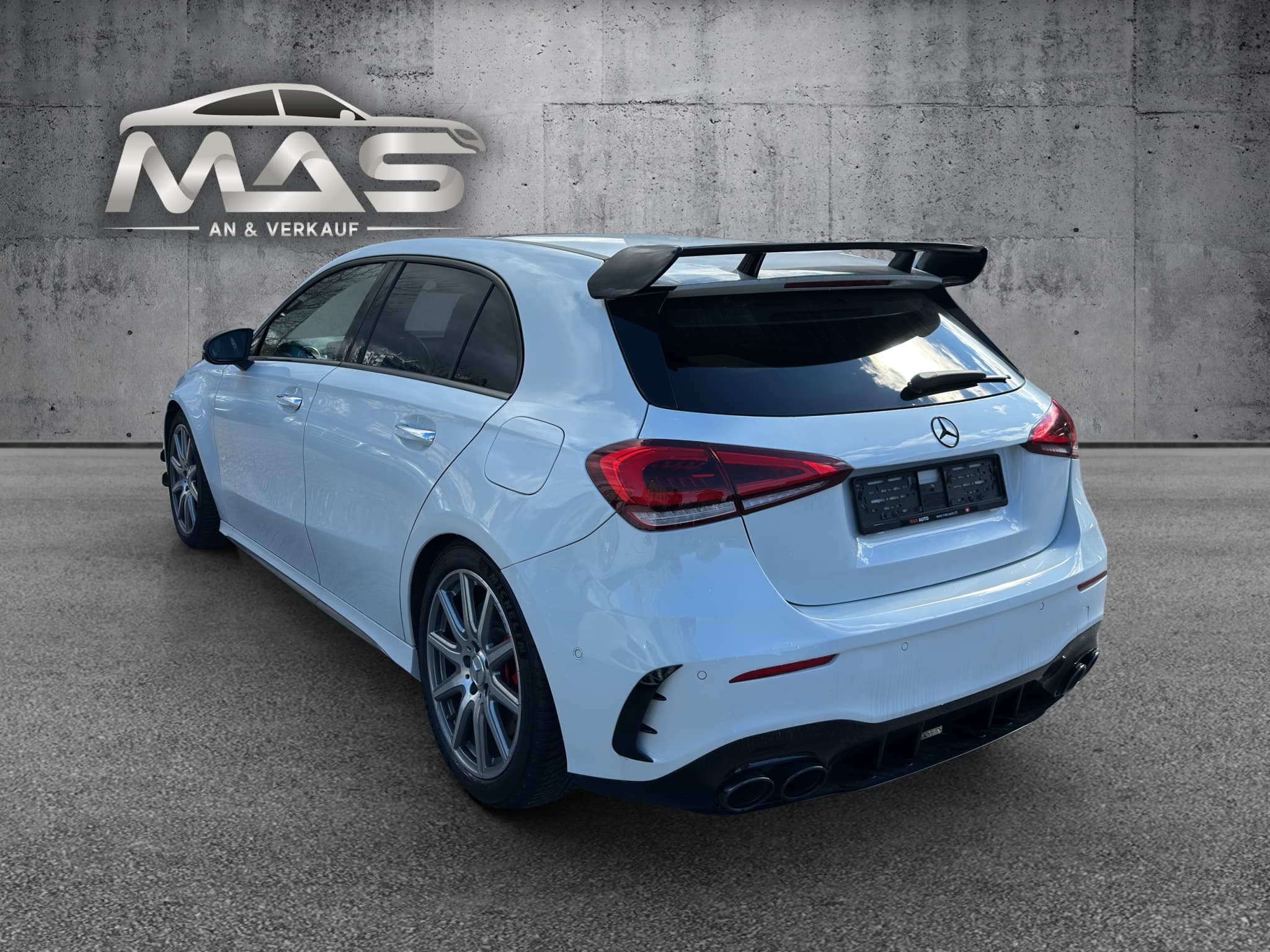 MERCEDES-BENZ A 45 AMG 3