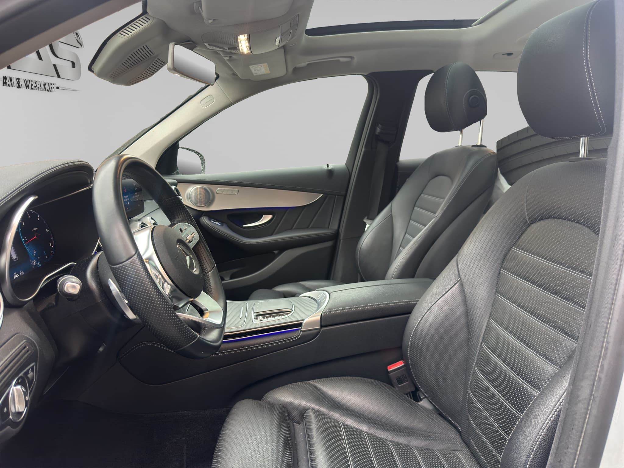 MERCEDES-BENZ GLC 220 9