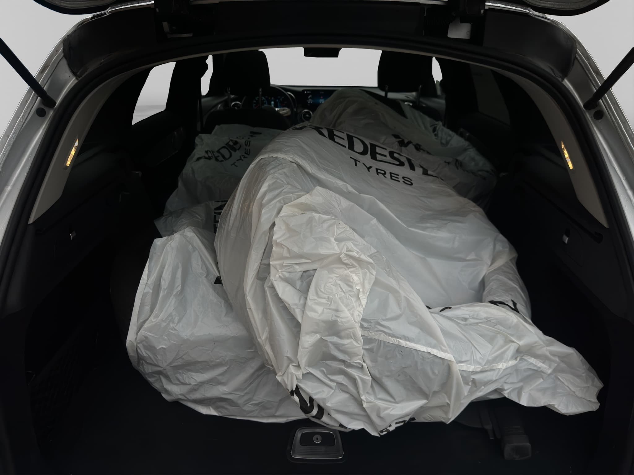 MERCEDES-BENZ GLC 220 17