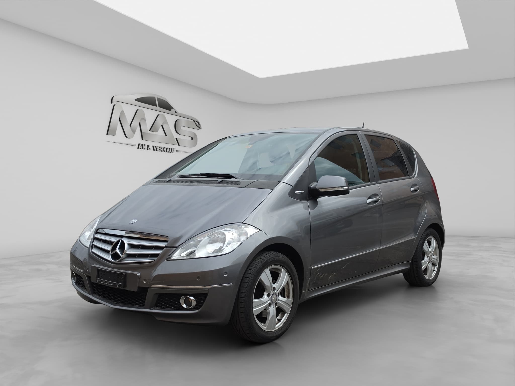MERCEDES-BENZ A 180