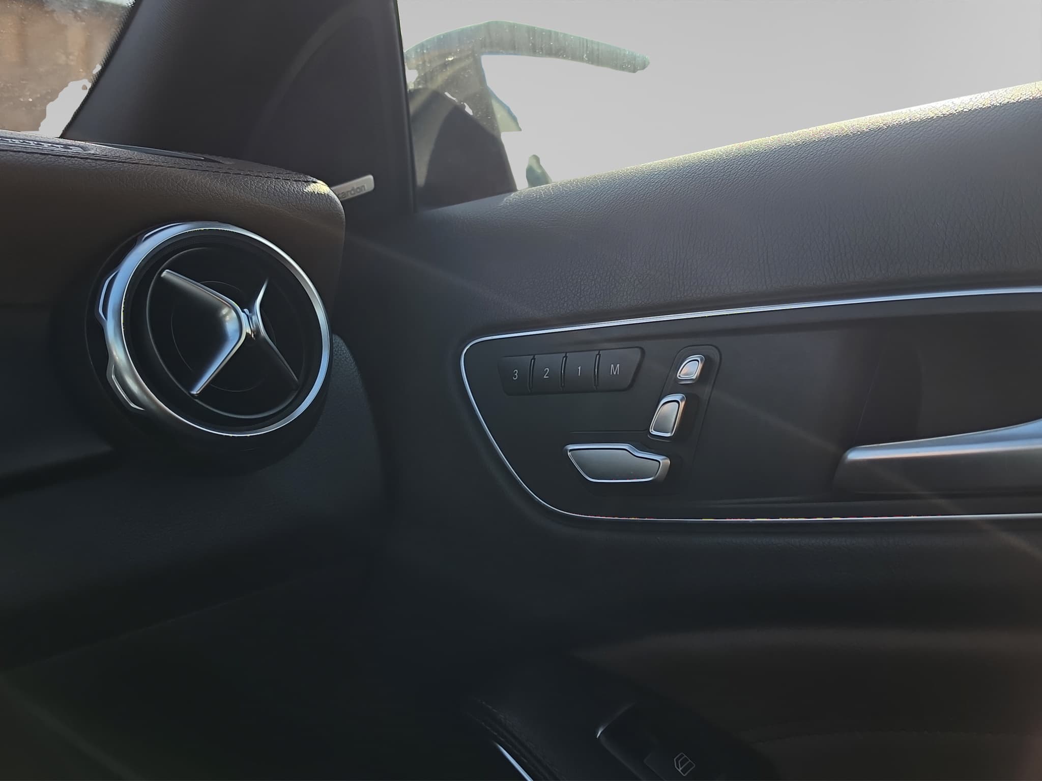 MERCEDES-BENZ GLA 250 17