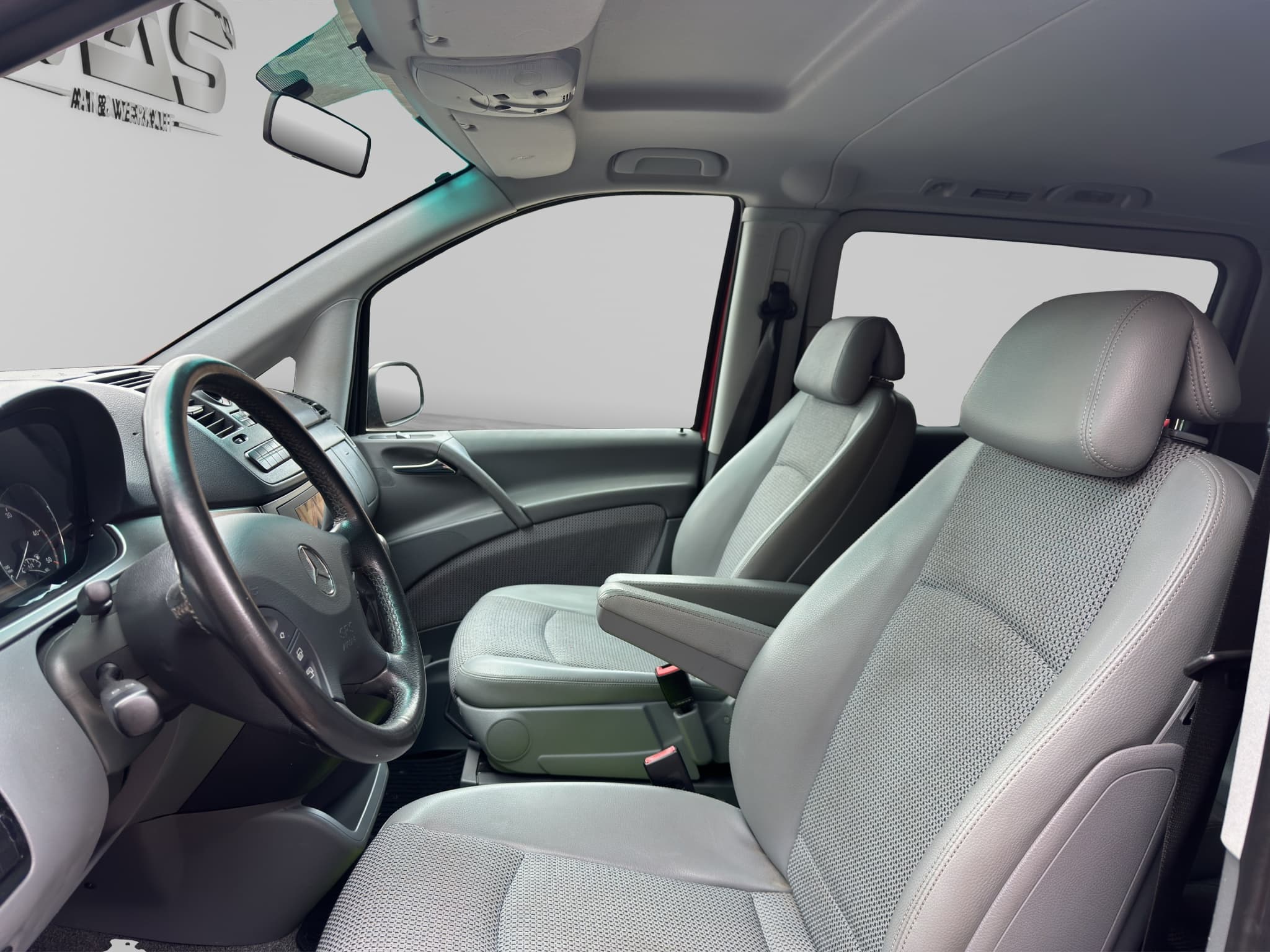 MERCEDES-BENZ VIANO 9