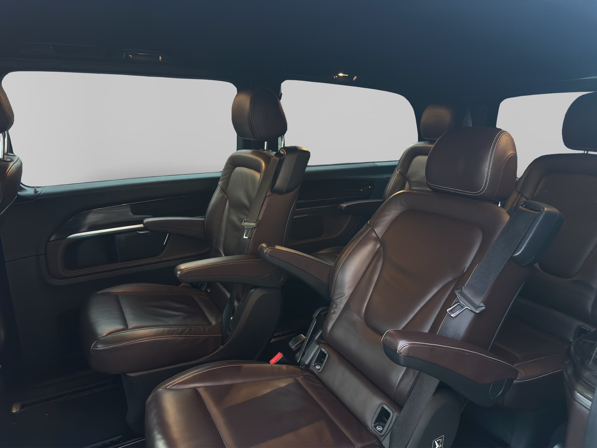 MERCEDES-BENZ V 250 11