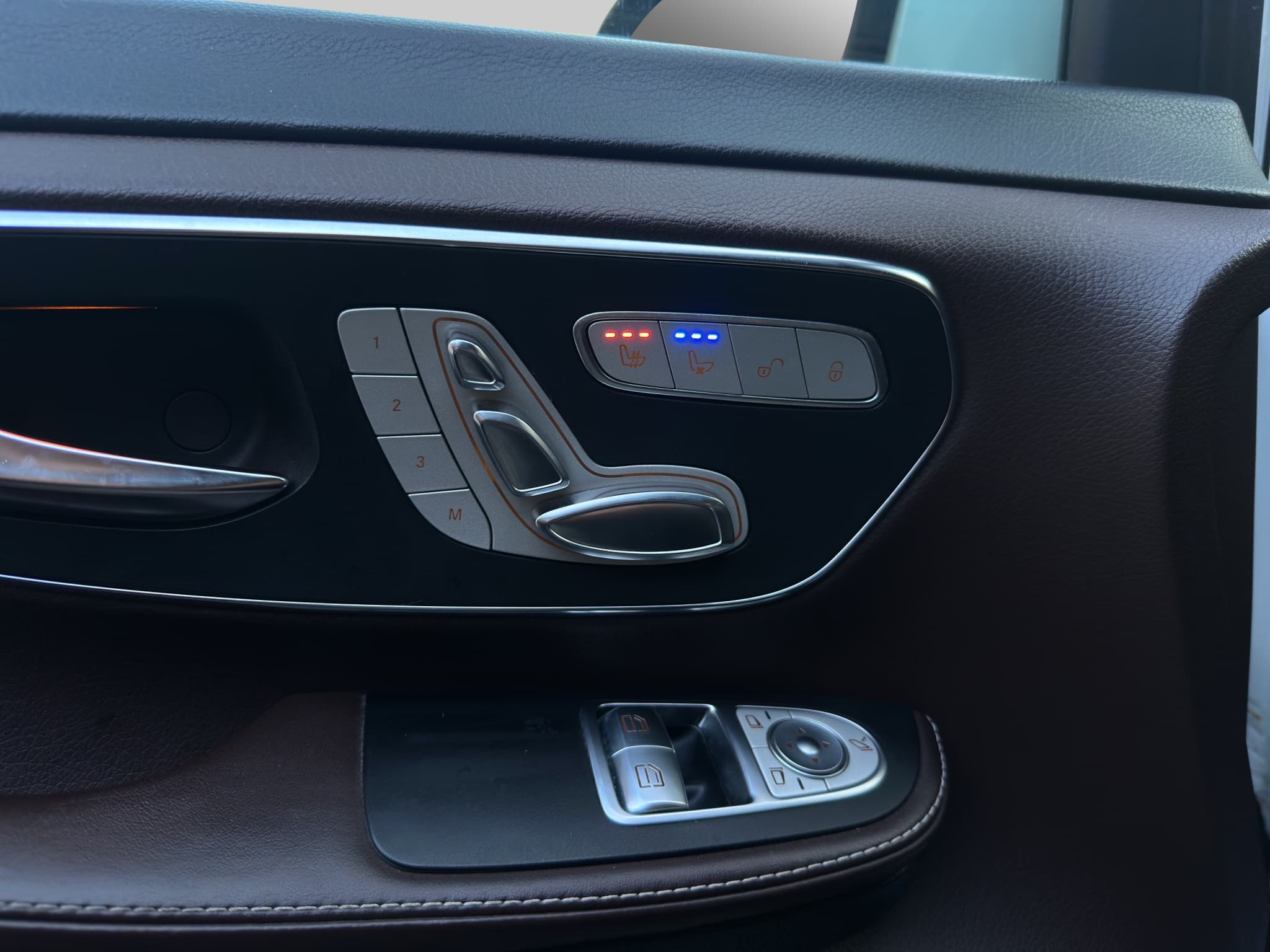 MERCEDES-BENZ V 250 14