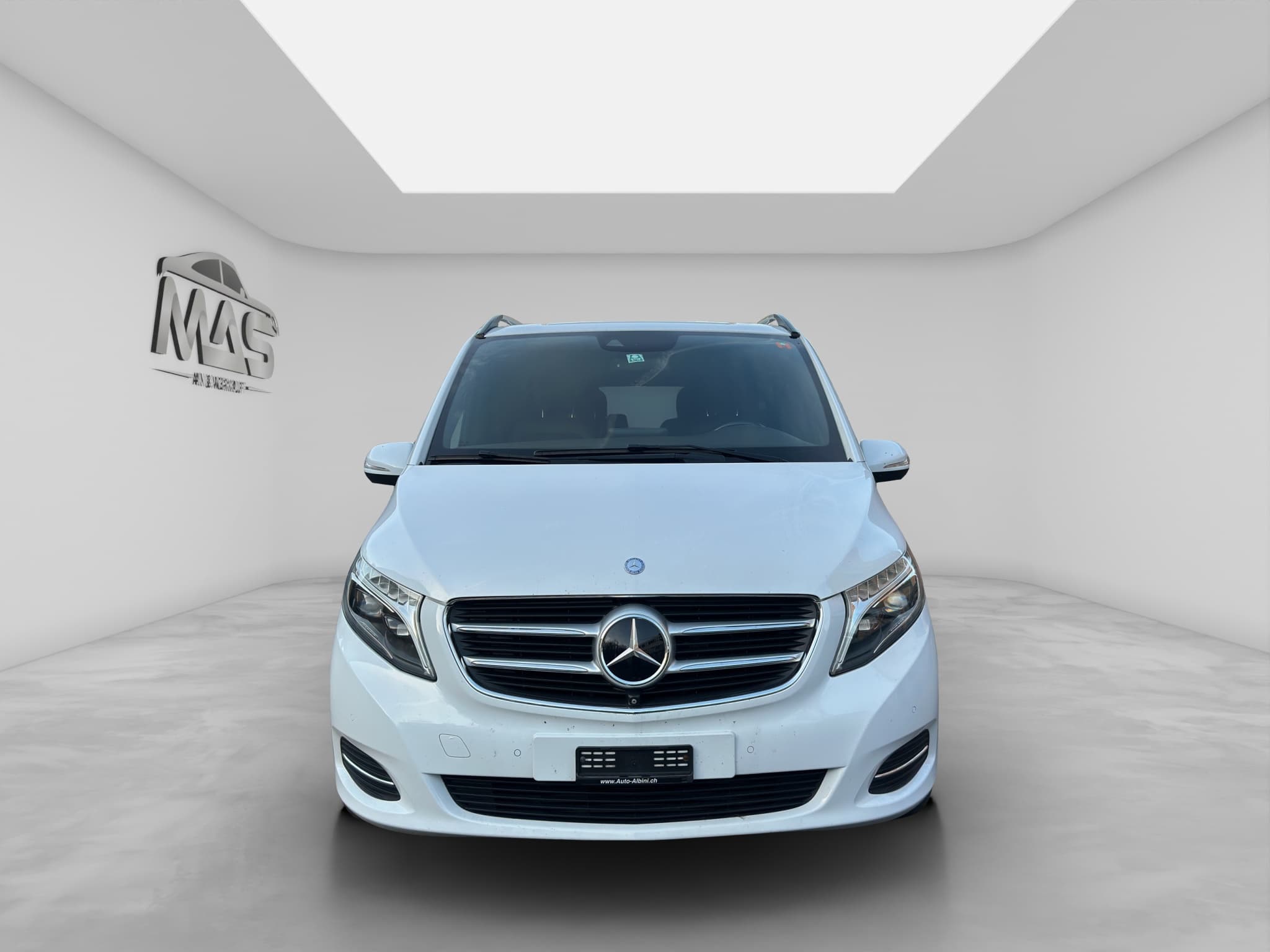 MERCEDES-BENZ V 250 2
