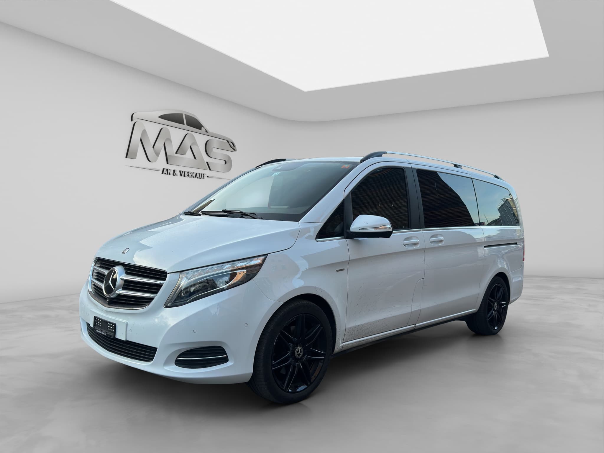MERCEDES-BENZ V 250
