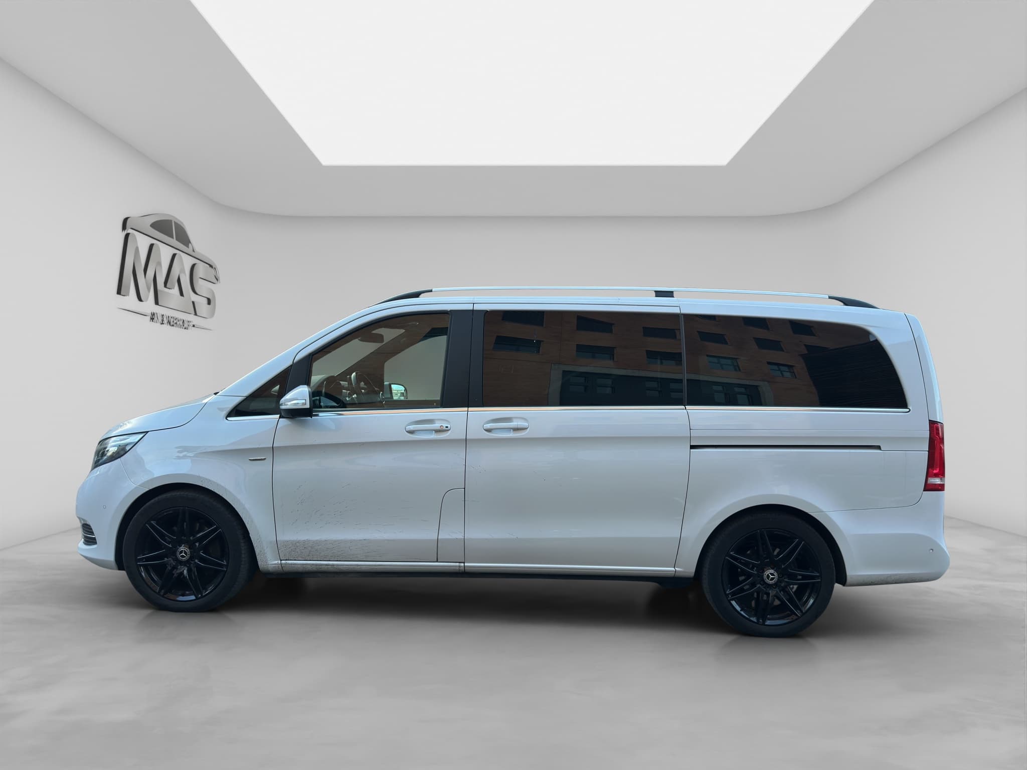 MERCEDES-BENZ V 250 3