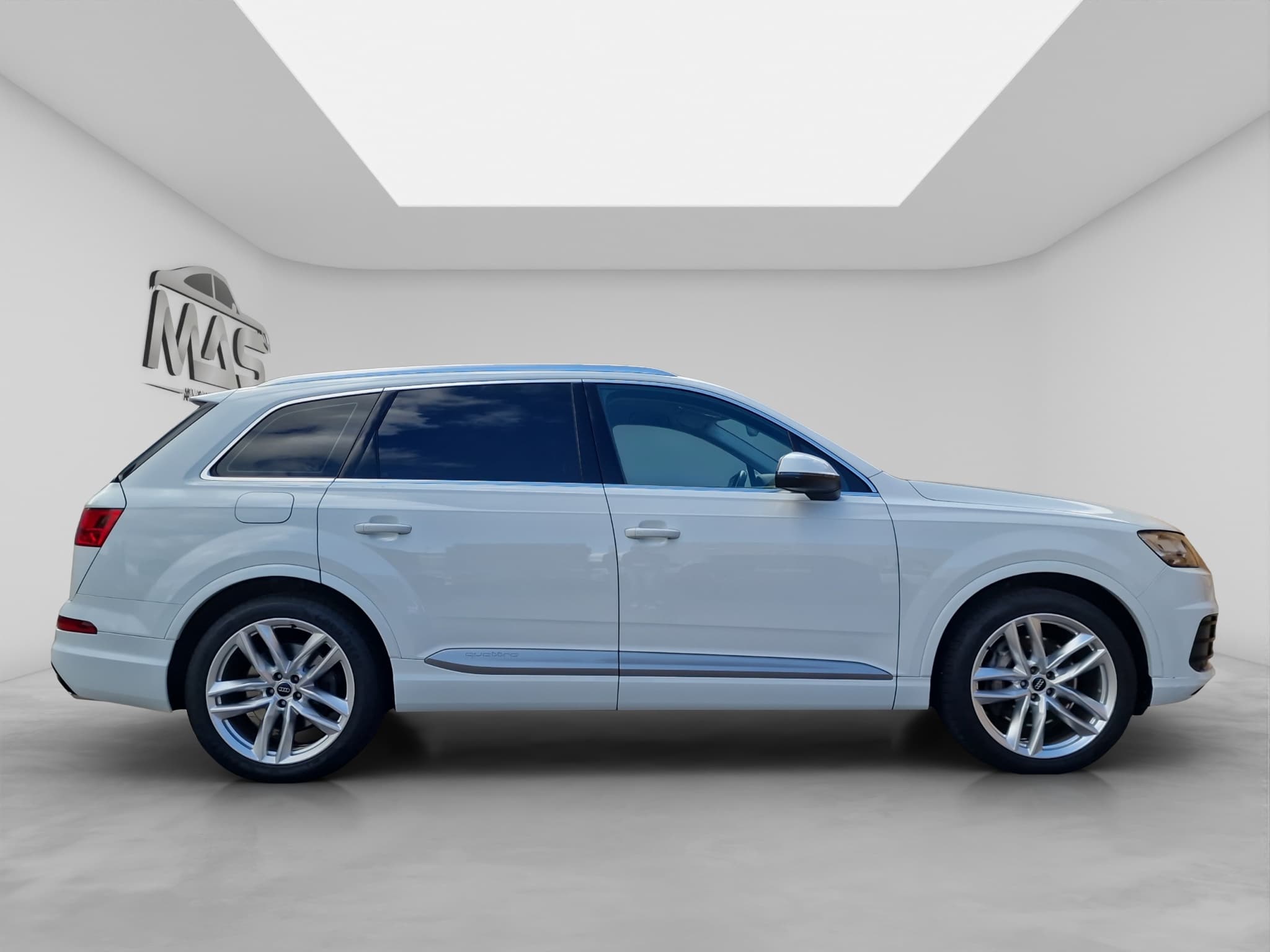 AUDI Q7 7