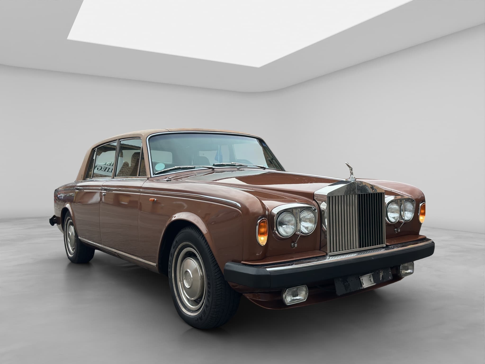 ROLLS-ROYCE Silver Wraith 8