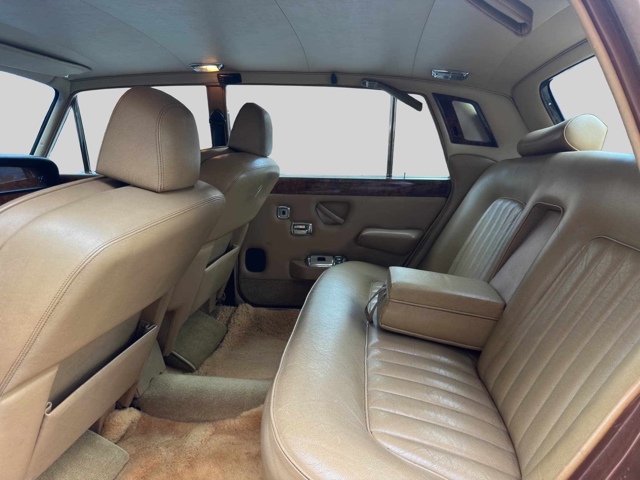ROLLS-ROYCE Silver Wraith 16