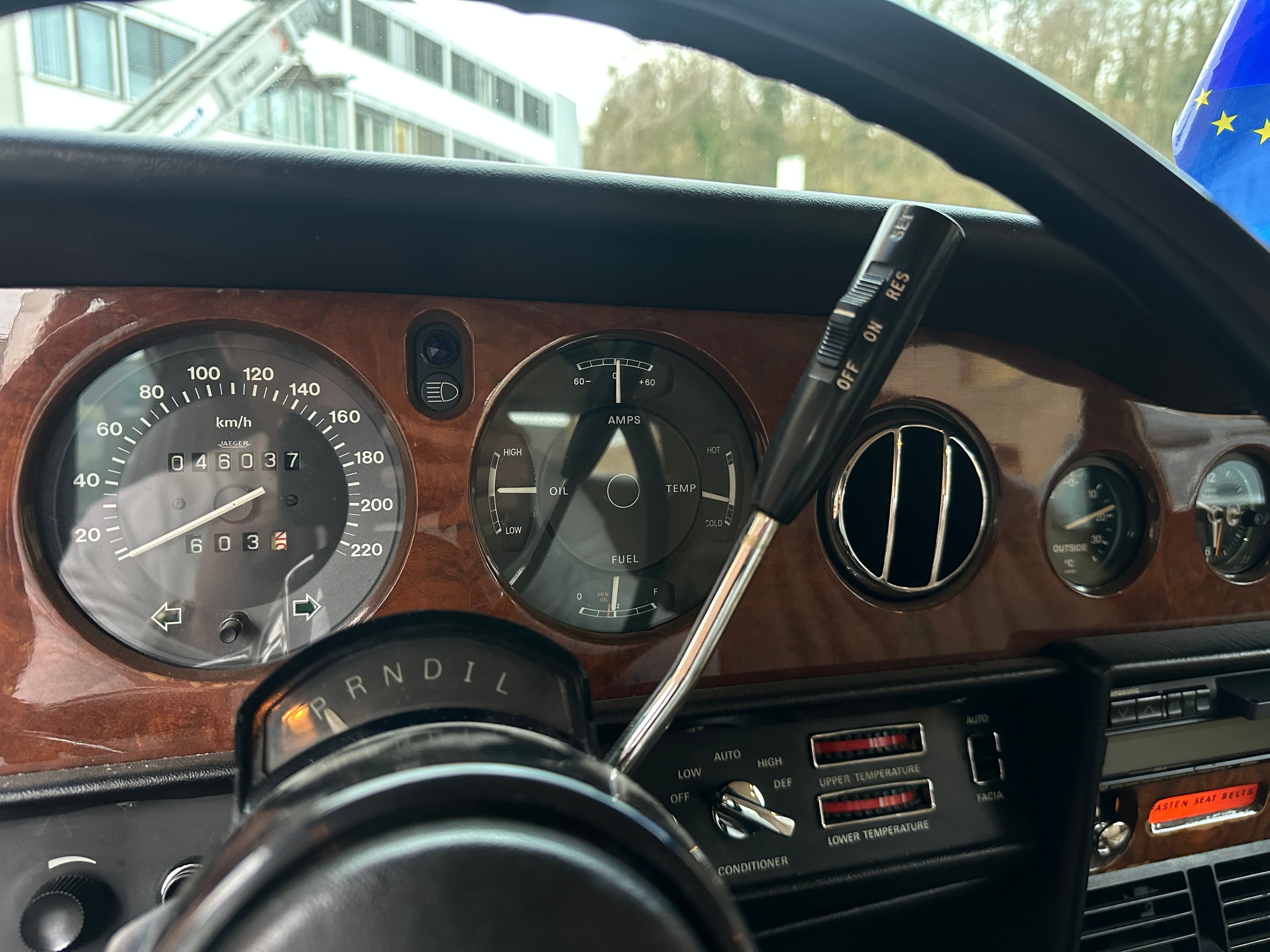 ROLLS-ROYCE Silver Wraith 23
