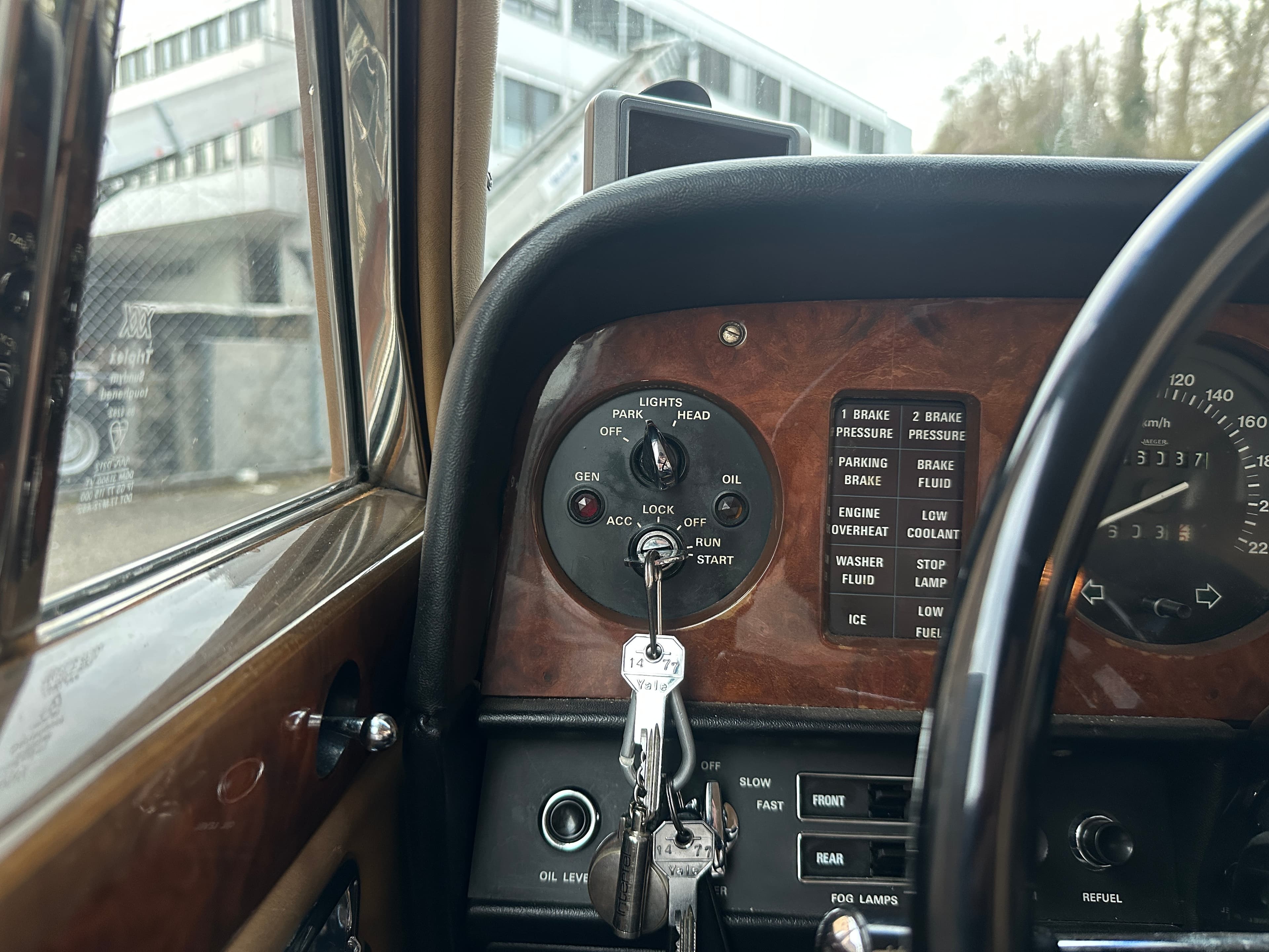ROLLS-ROYCE Silver Wraith 28