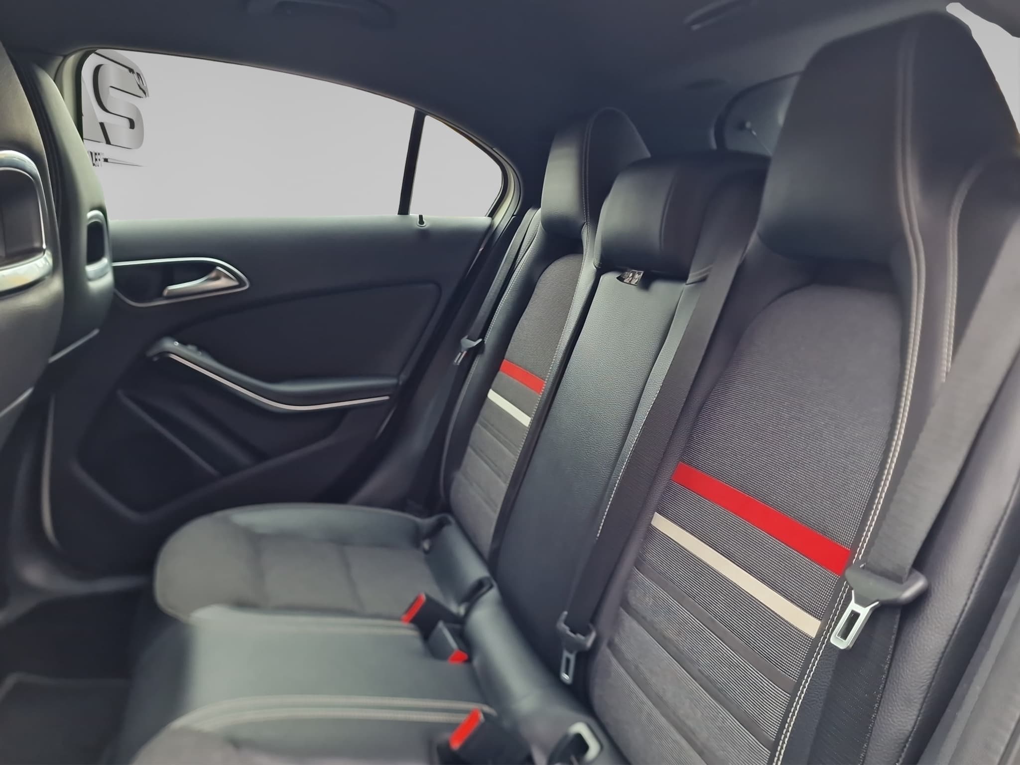 MERCEDES-BENZ A 180 13
