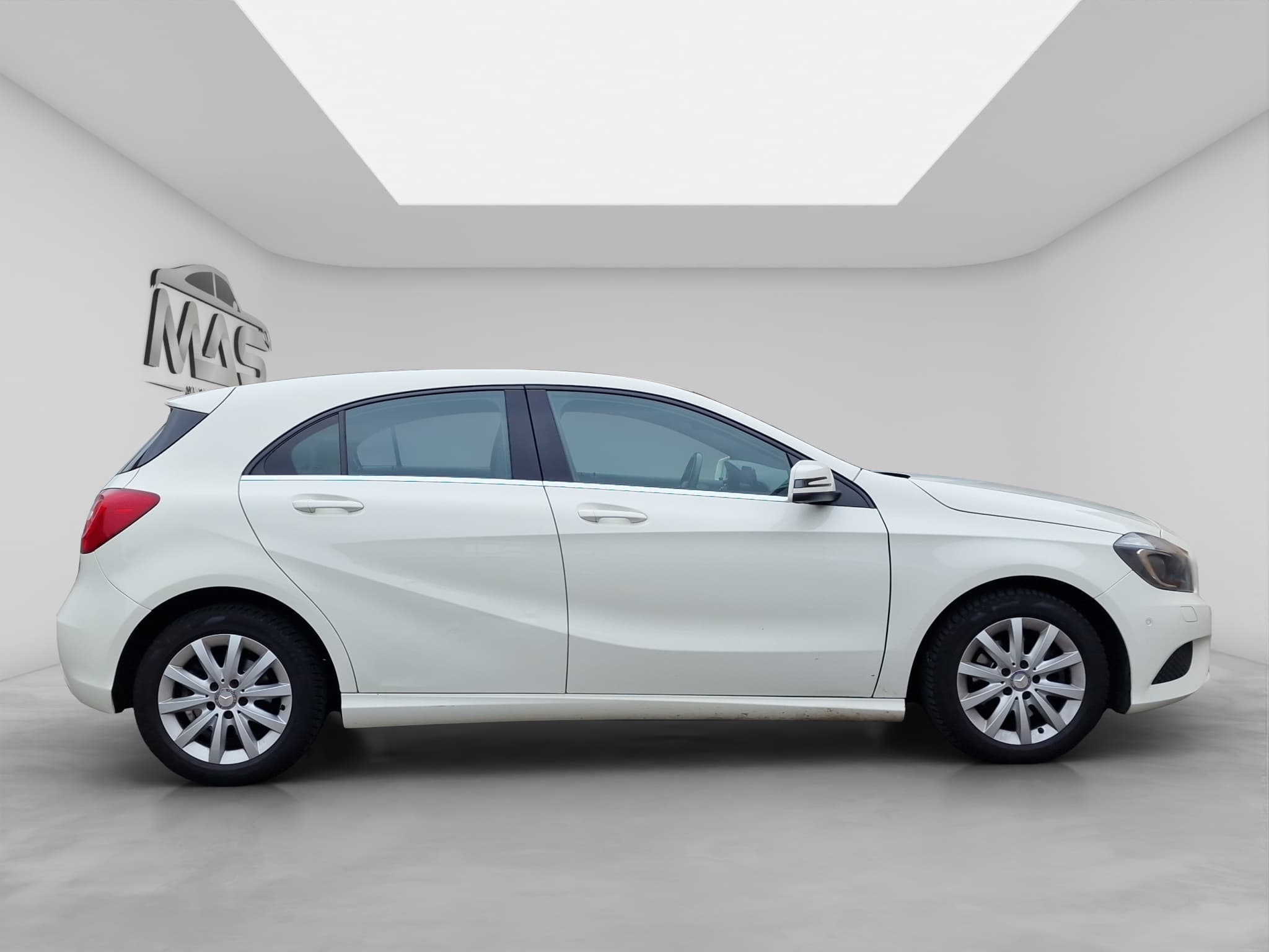 MERCEDES-BENZ A 180 7