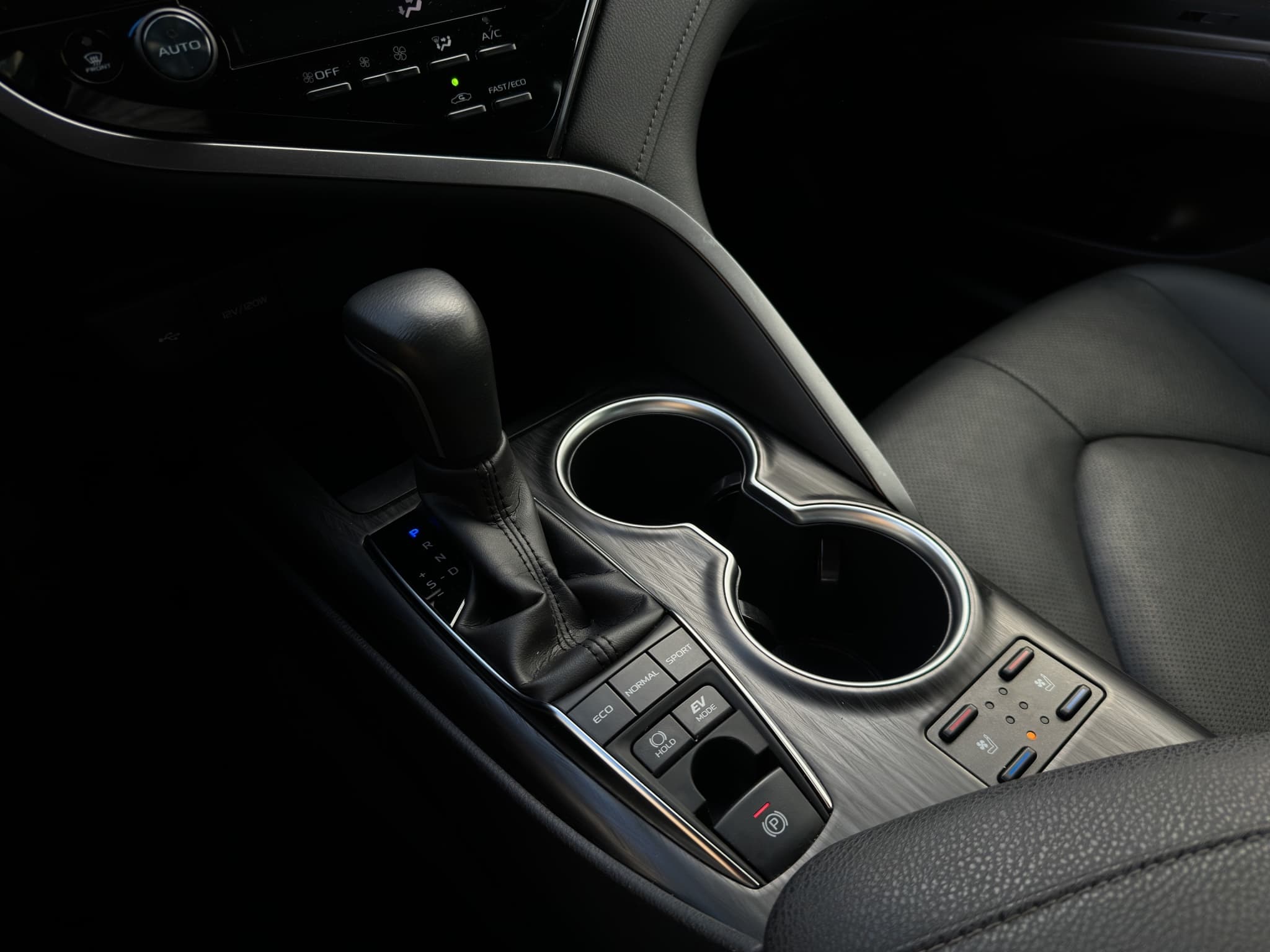 TOYOTA CAMRY 16