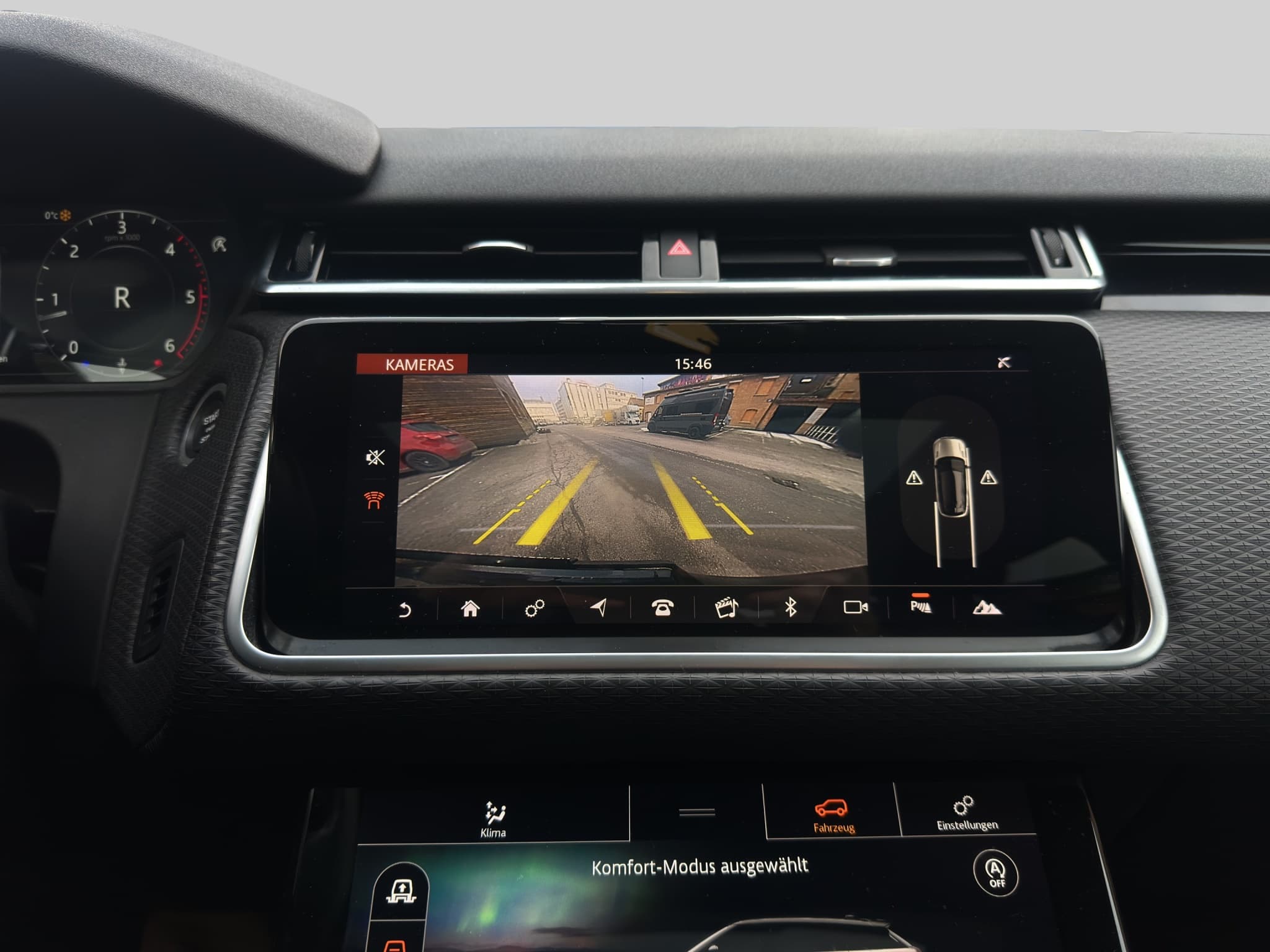 LAND ROVER RANGE ROVER VELAR 13