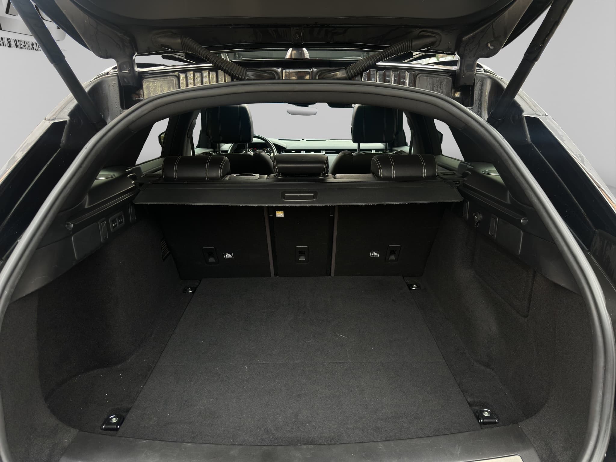 LAND ROVER RANGE ROVER VELAR 15