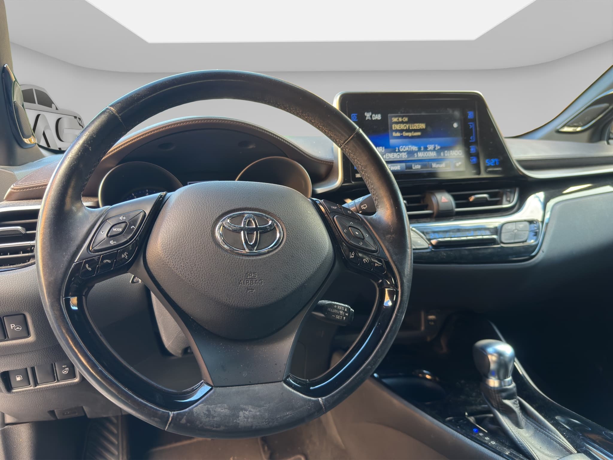 TOYOTA C-HR 10