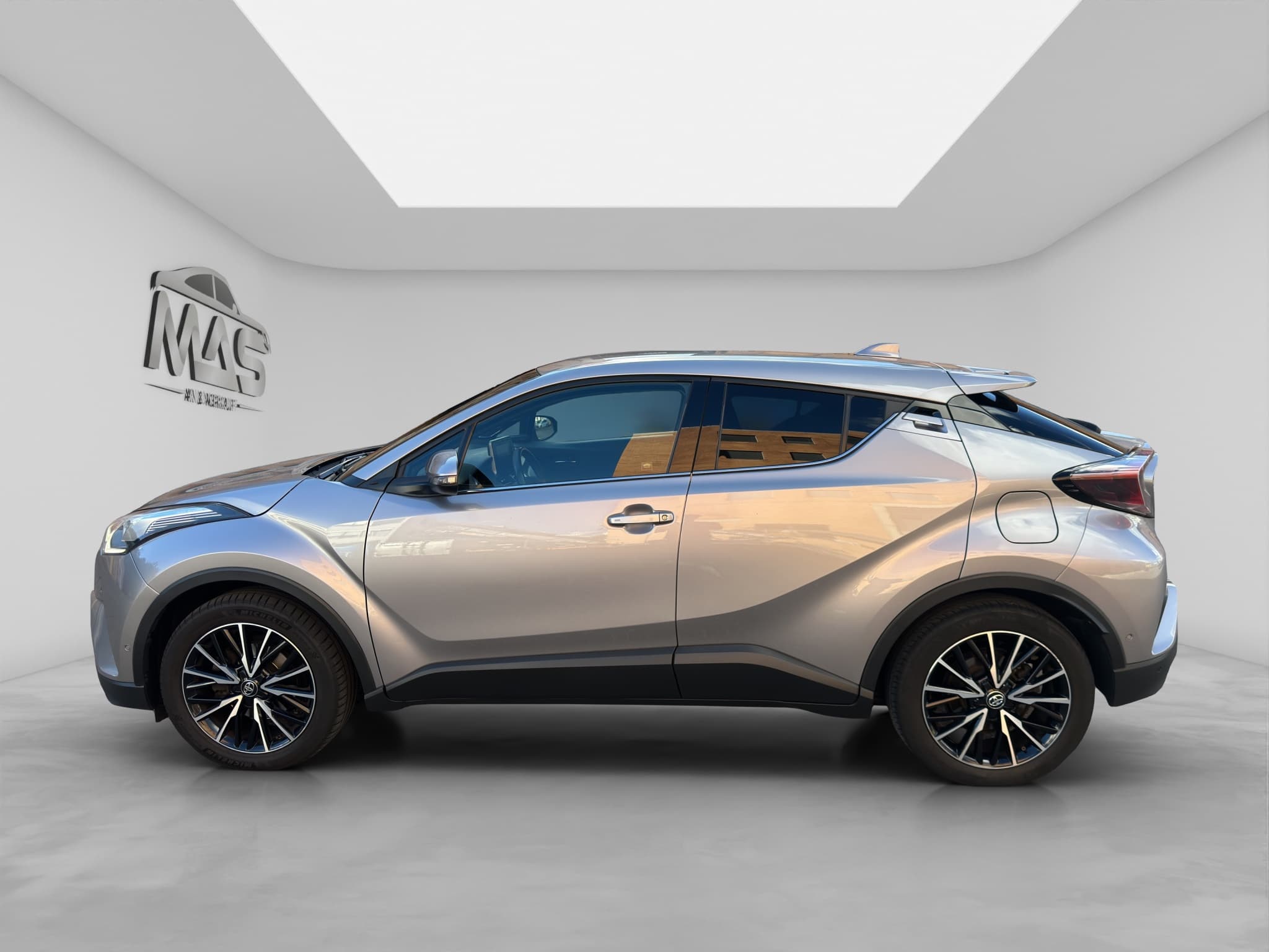 TOYOTA C-HR 3