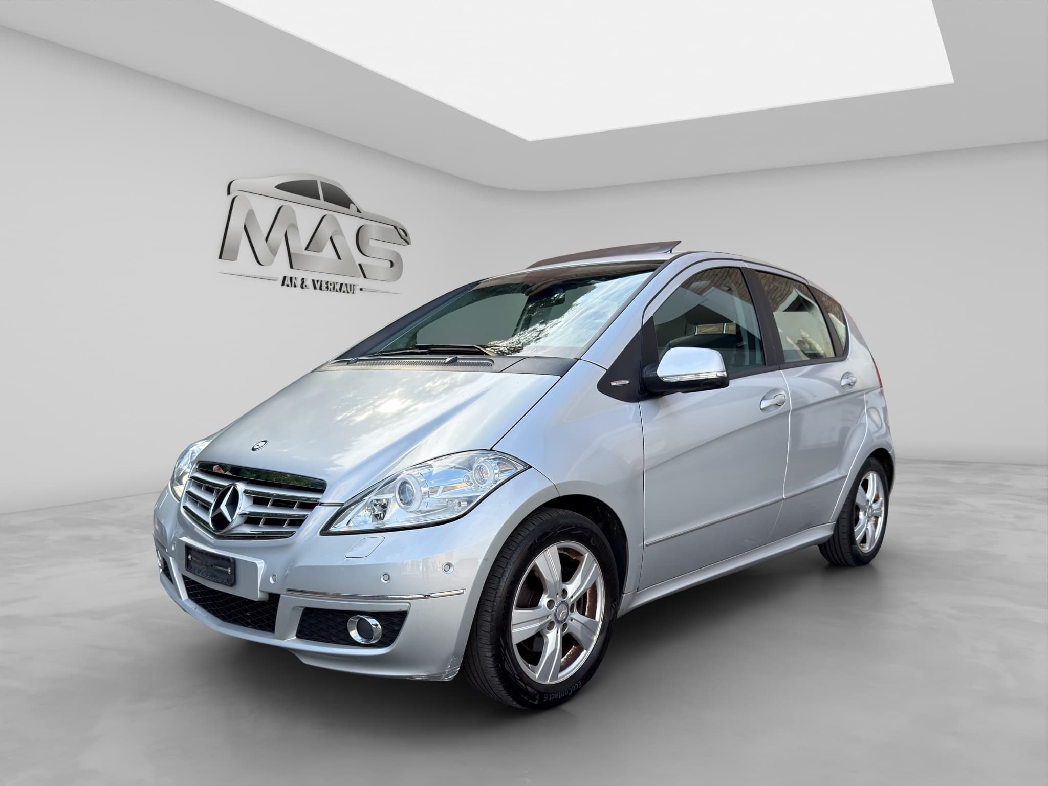 MERCEDES-BENZ A 200