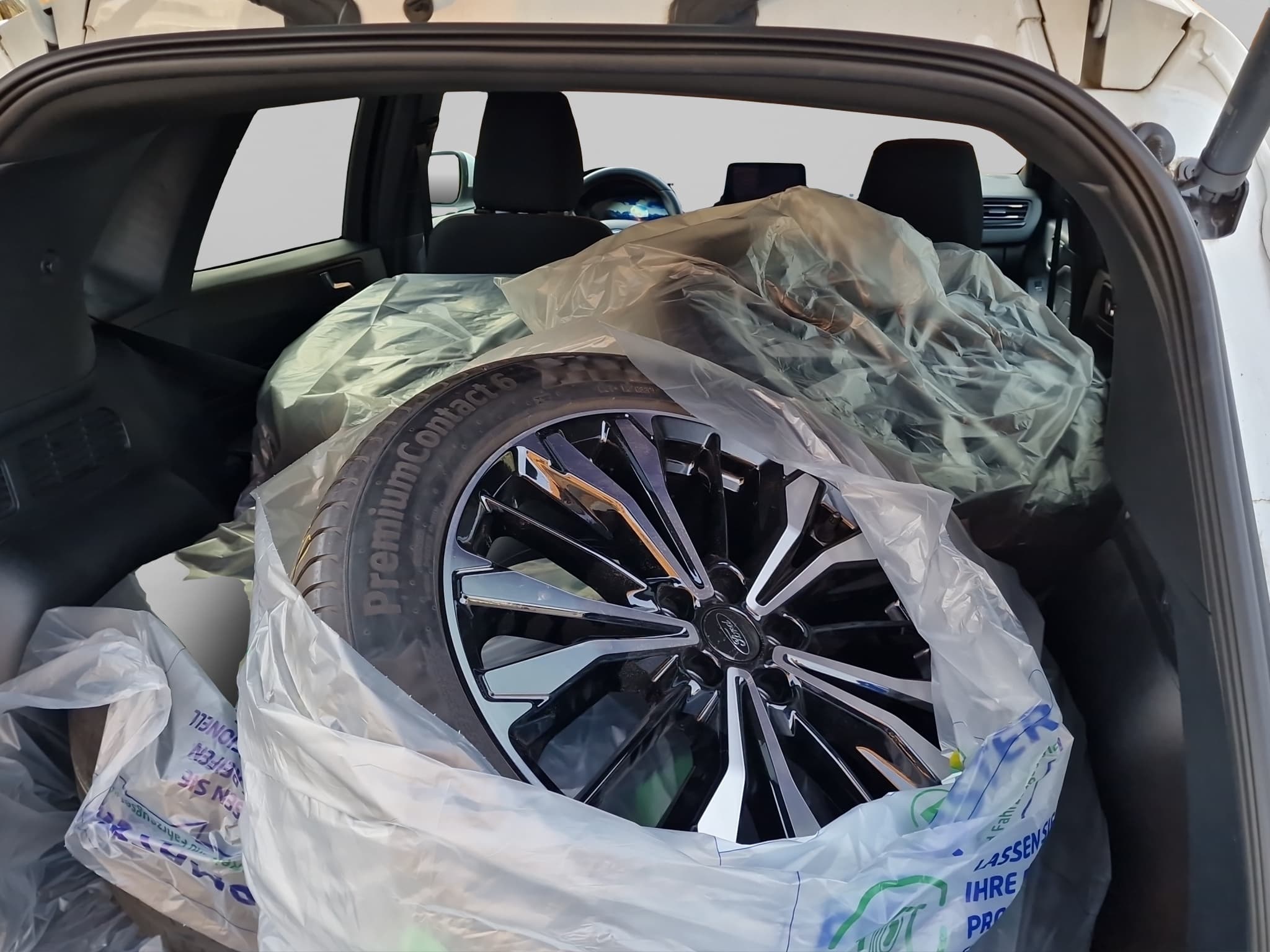 FORD KUGA 13