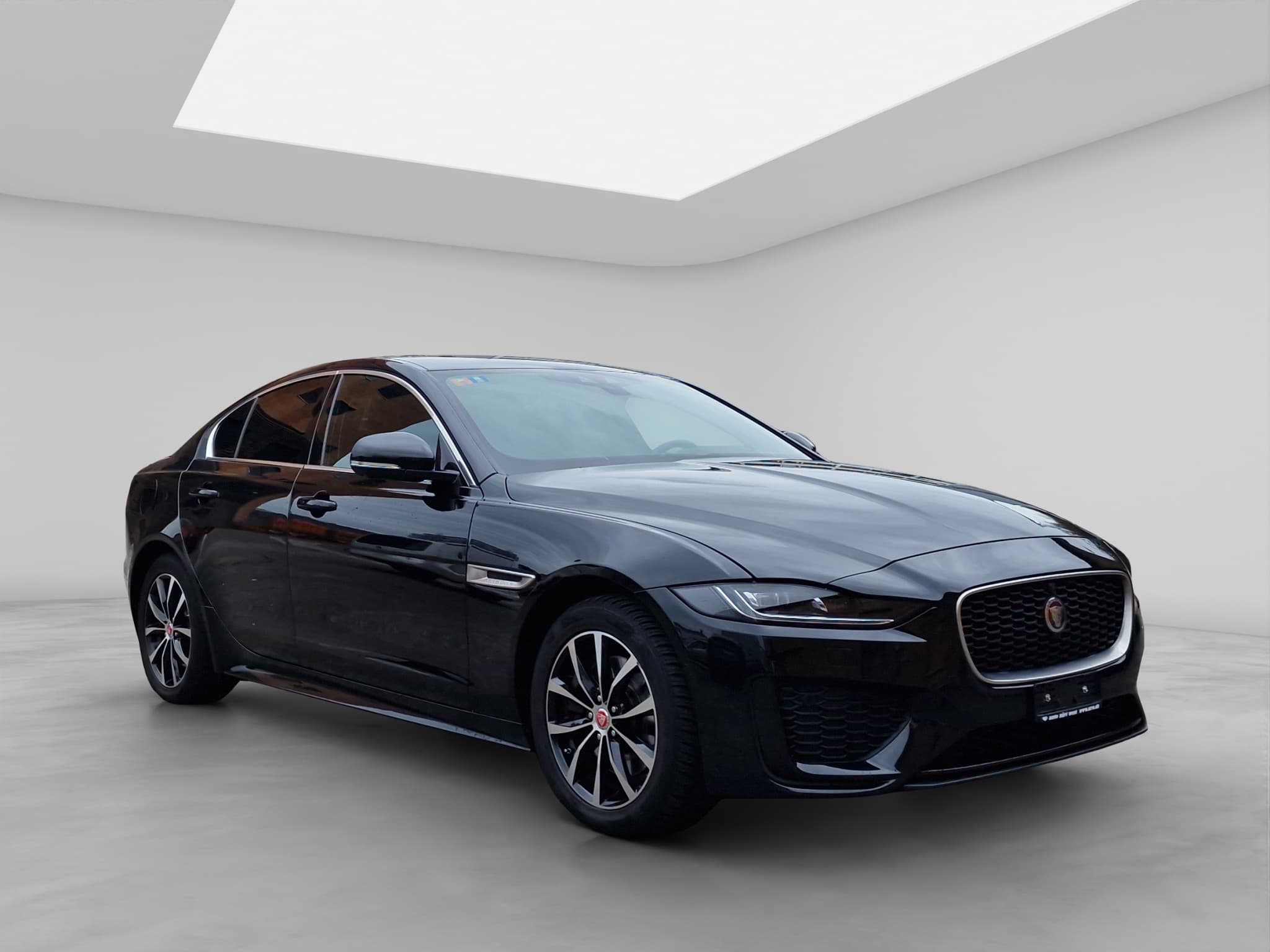 JAGUAR XE 8