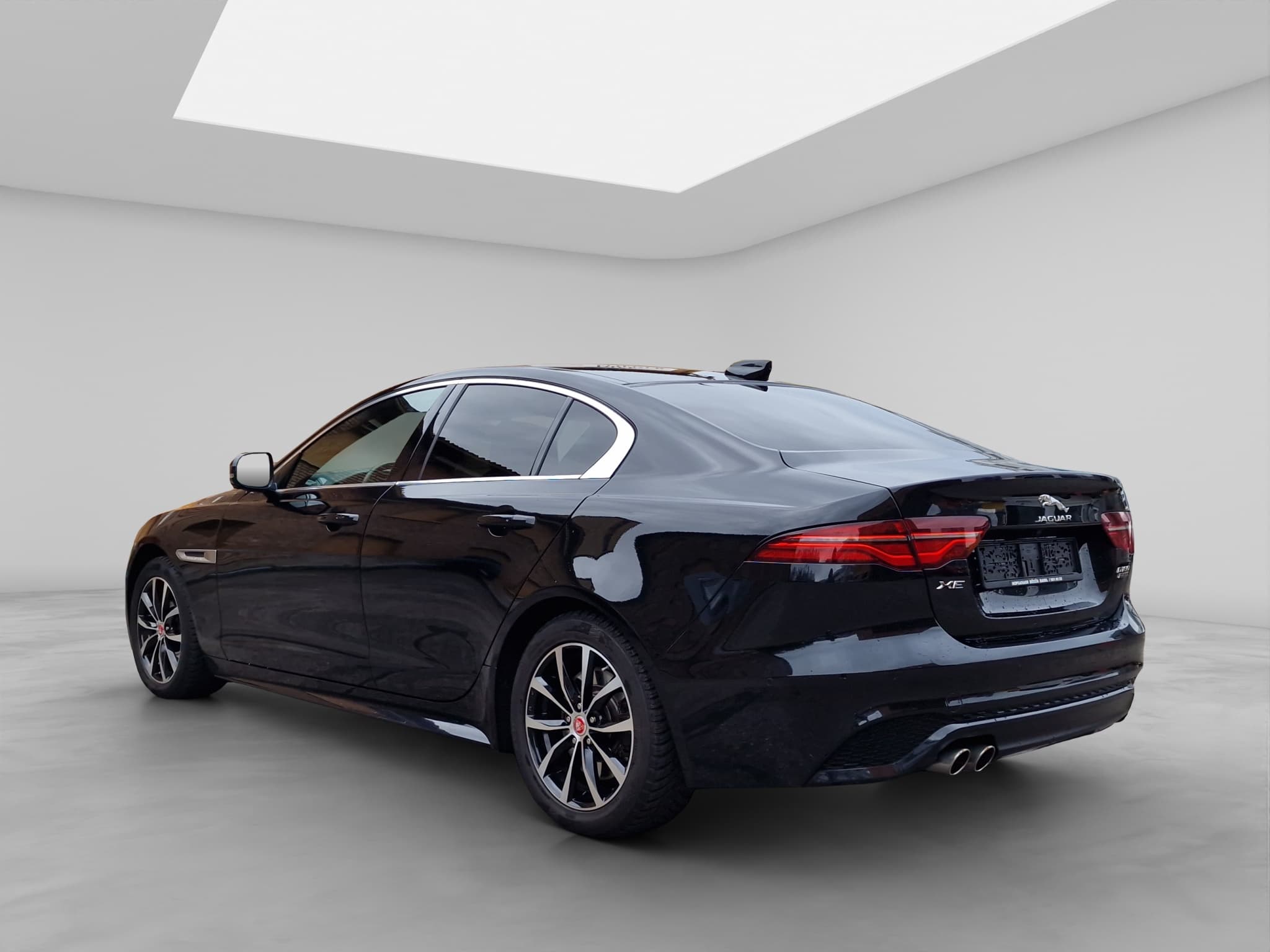 JAGUAR XE 4