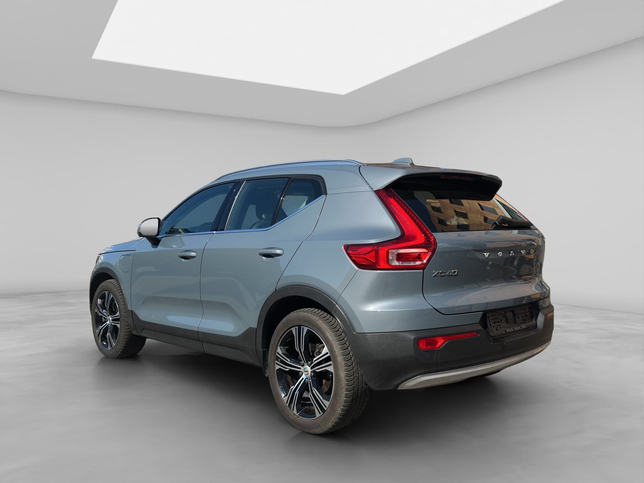 VOLVO XC40 4