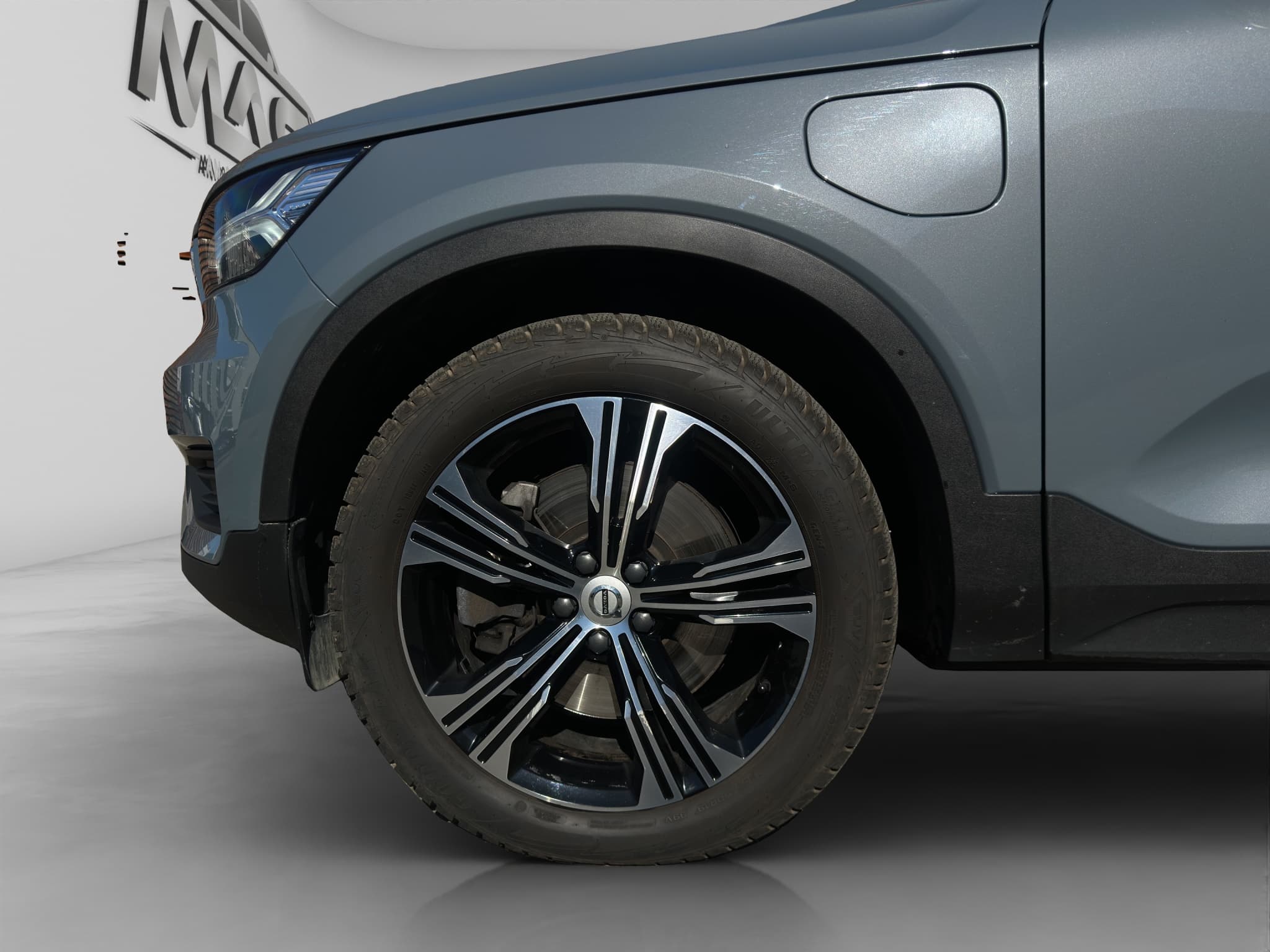 VOLVO XC40 18