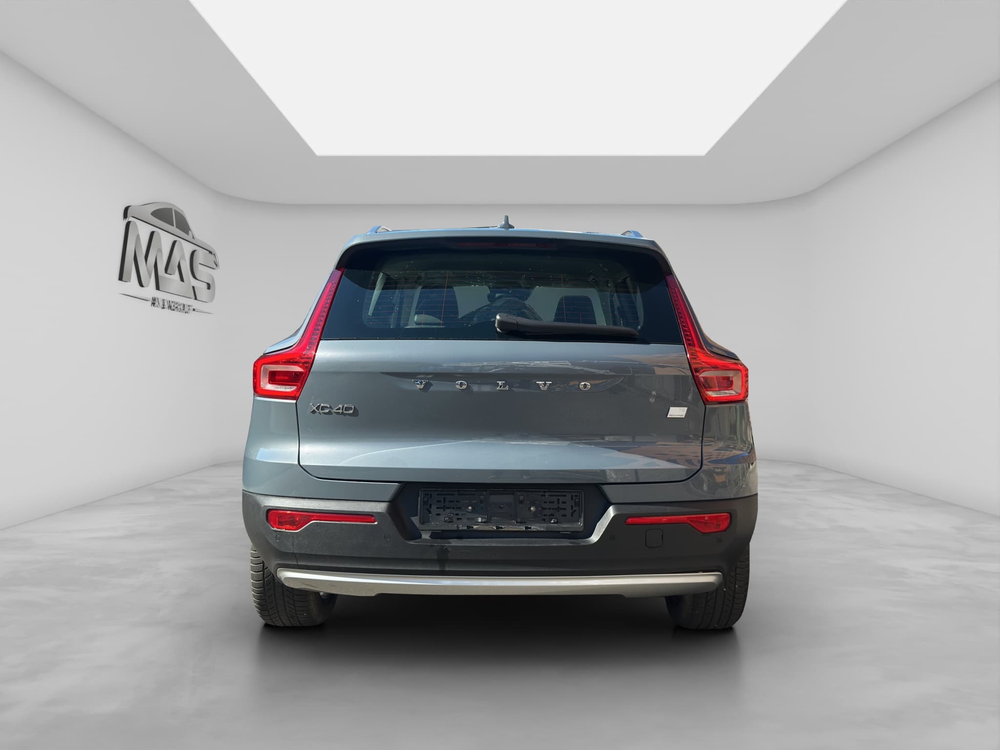 VOLVO XC40 5