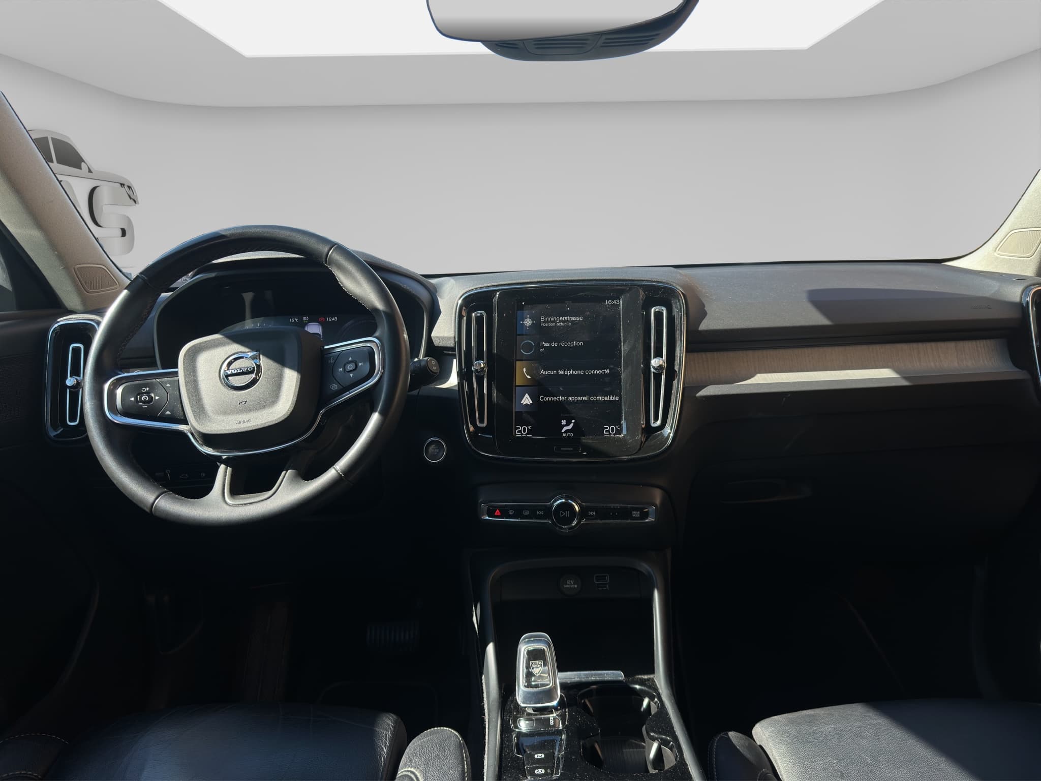 VOLVO XC40 12